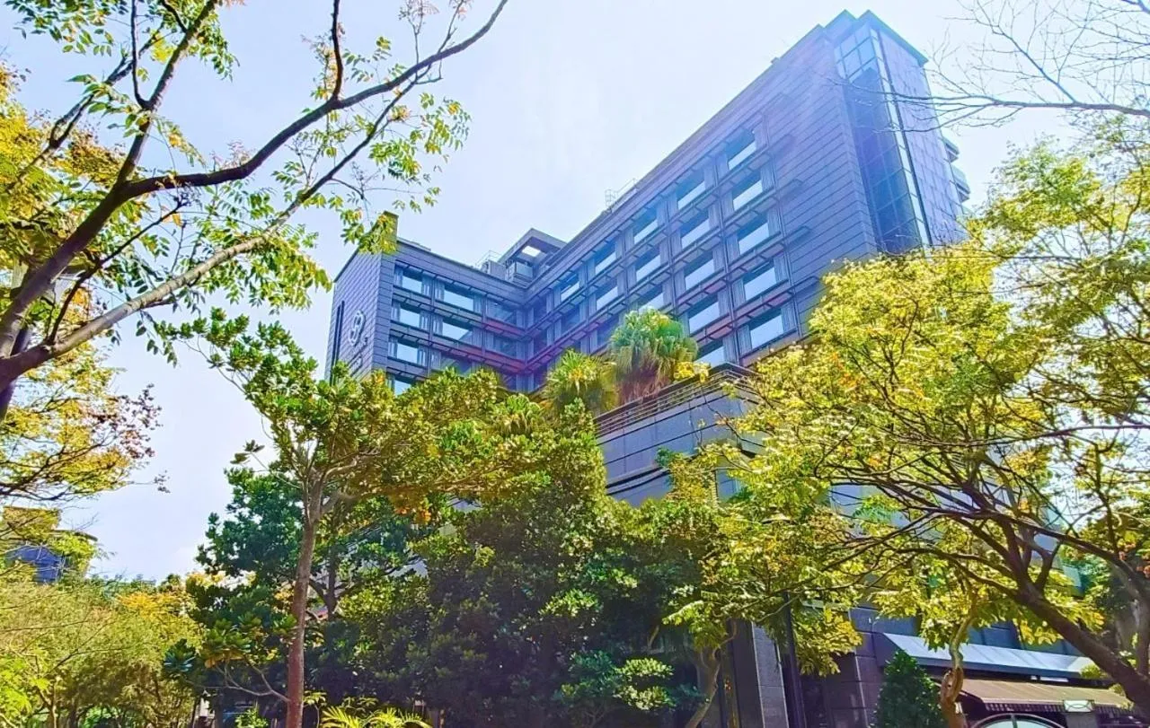 S Aura Hotel