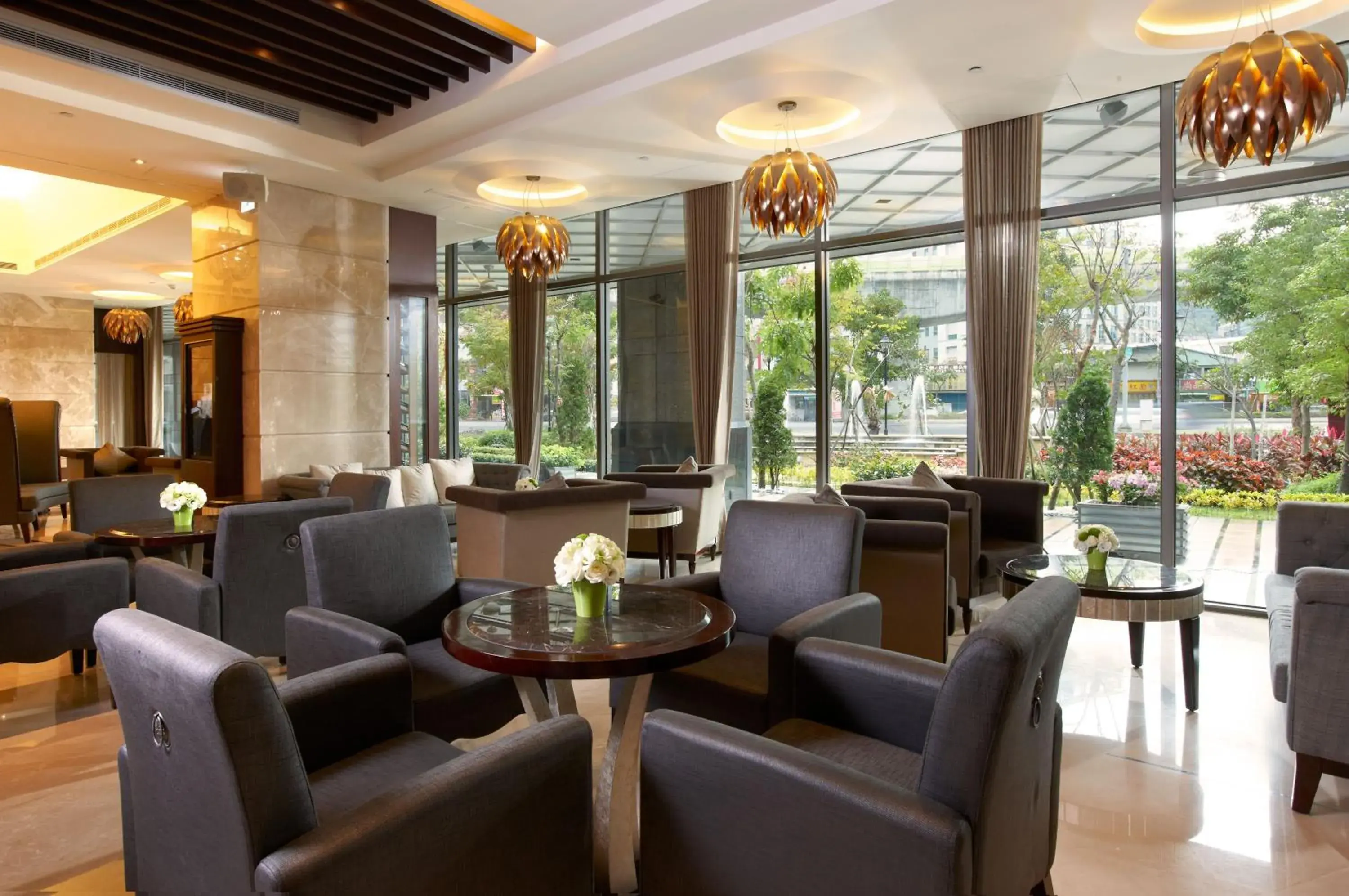 Restaurant/places to eat in S Aura Hotel Restaurant/places to eat in S Aura Hotel