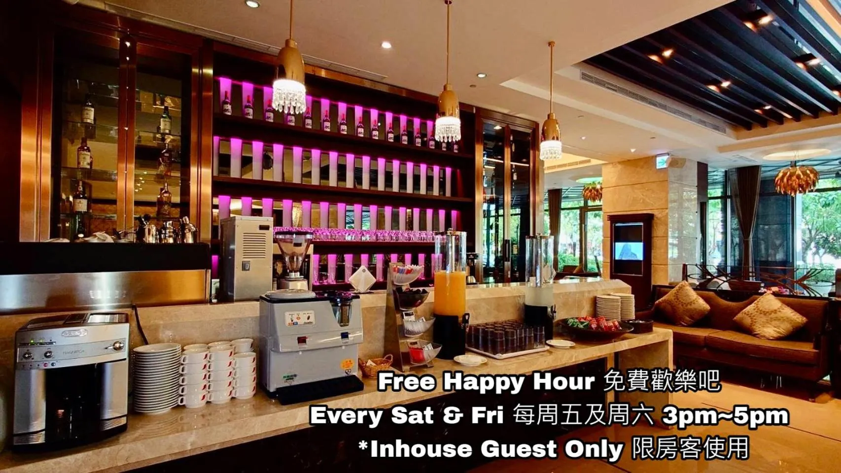 Restaurant/places to eat in S Aura Hotel