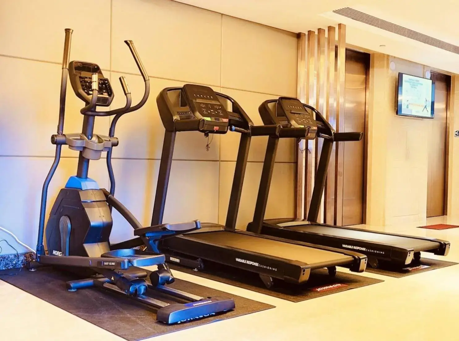 Fitness centre/facilities in S Aura Hotel Fitness centre/facilities in S Aura Hotel