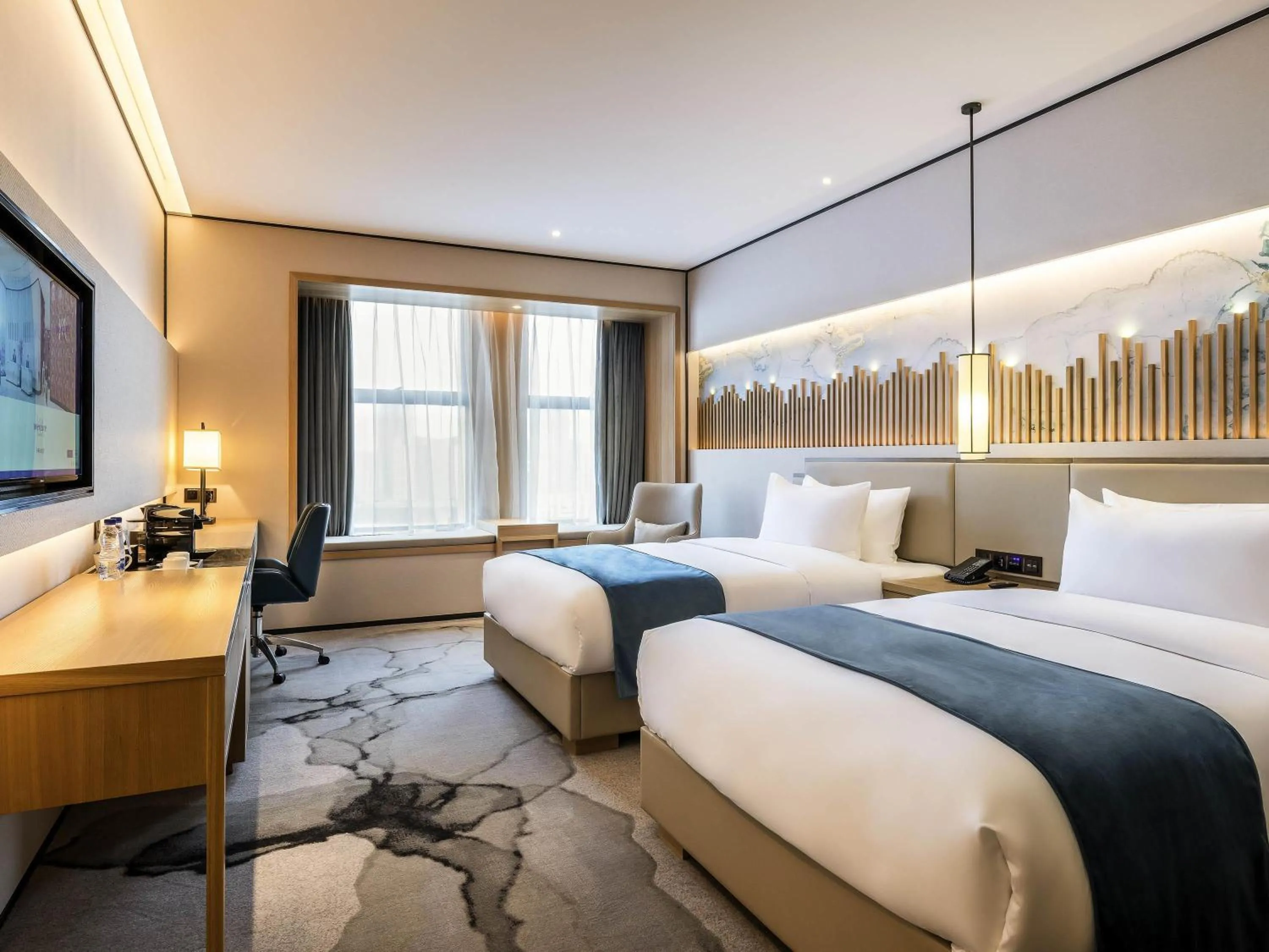 Bedroom, Bed in Mercure Chengdu Huapaifang