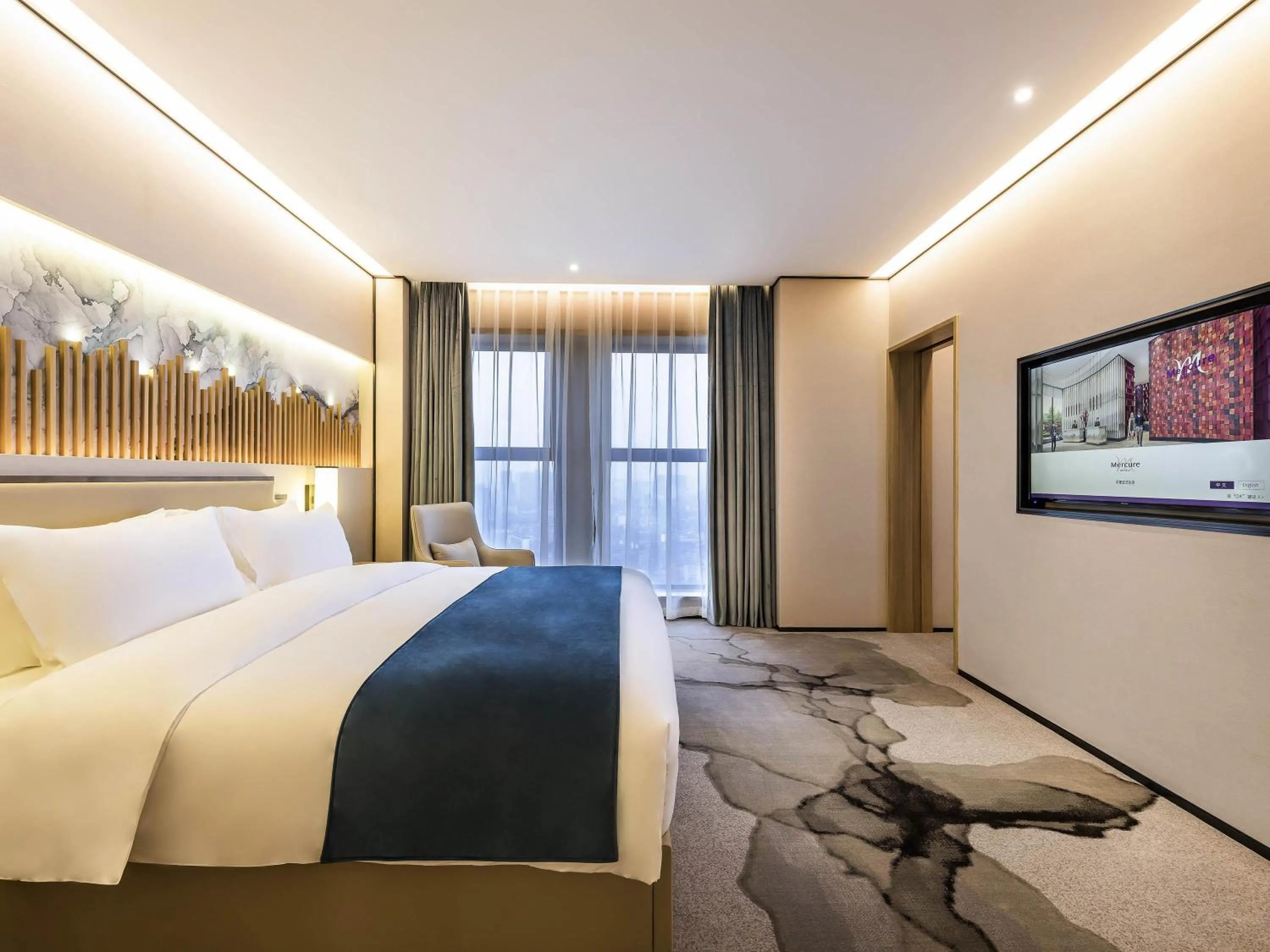 Bedroom, Bed in Mercure Chengdu Huapaifang