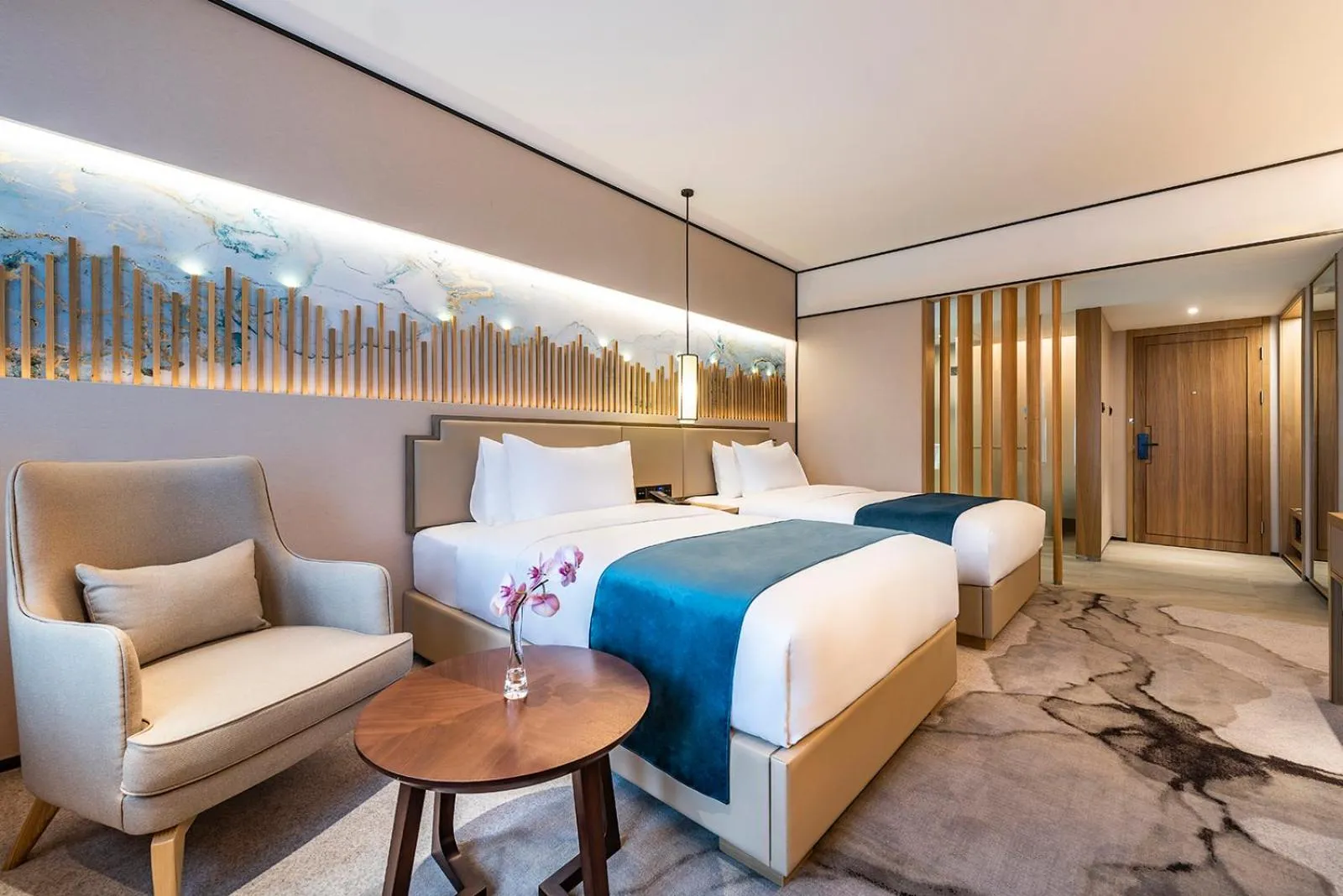 Bed in Mercure Chengdu Huapaifang