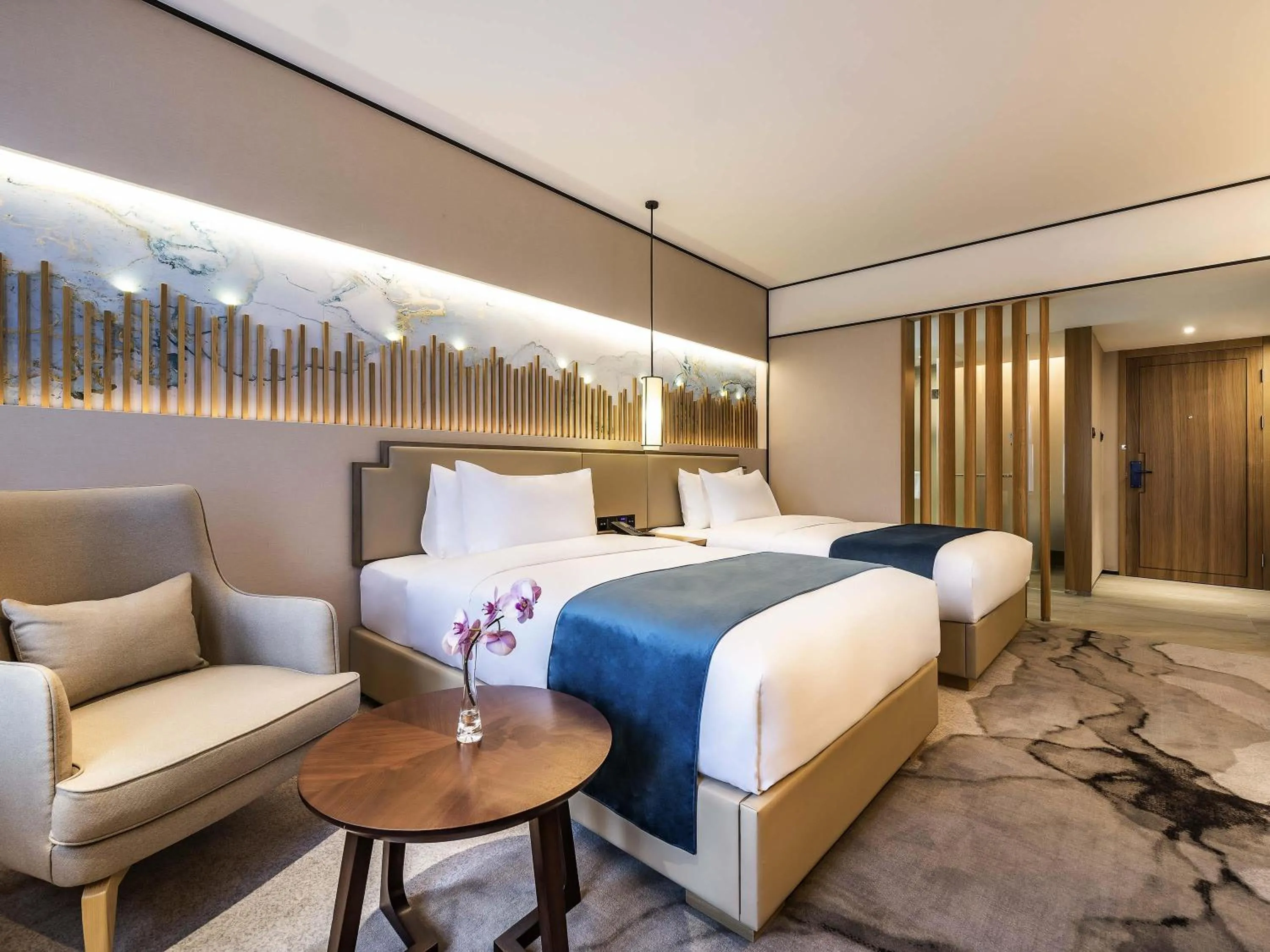 Bedroom, Bed in Mercure Chengdu Huapaifang