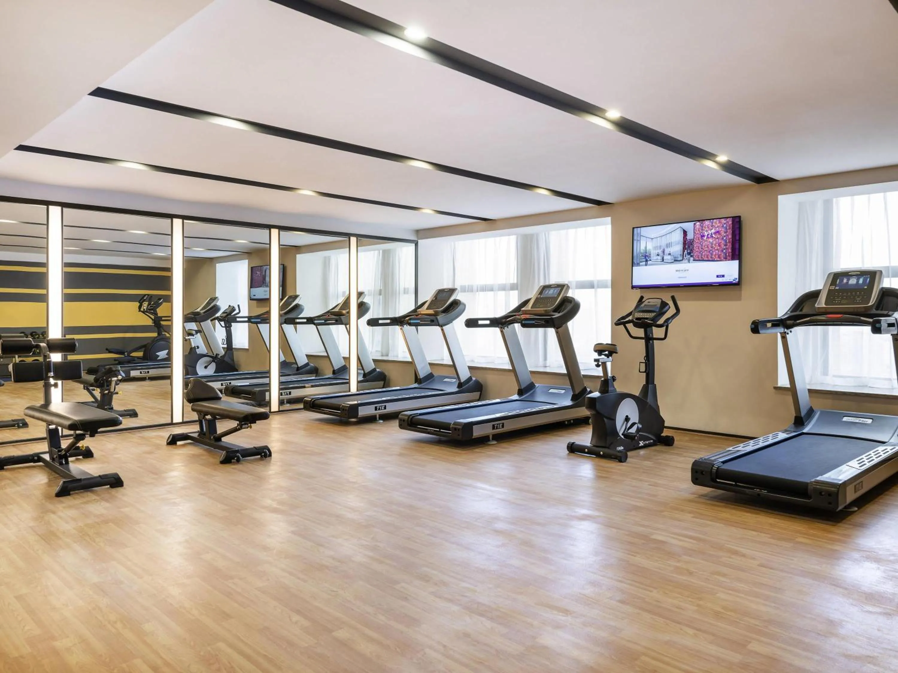 Fitness centre/facilities in Mercure Chengdu Huapaifang