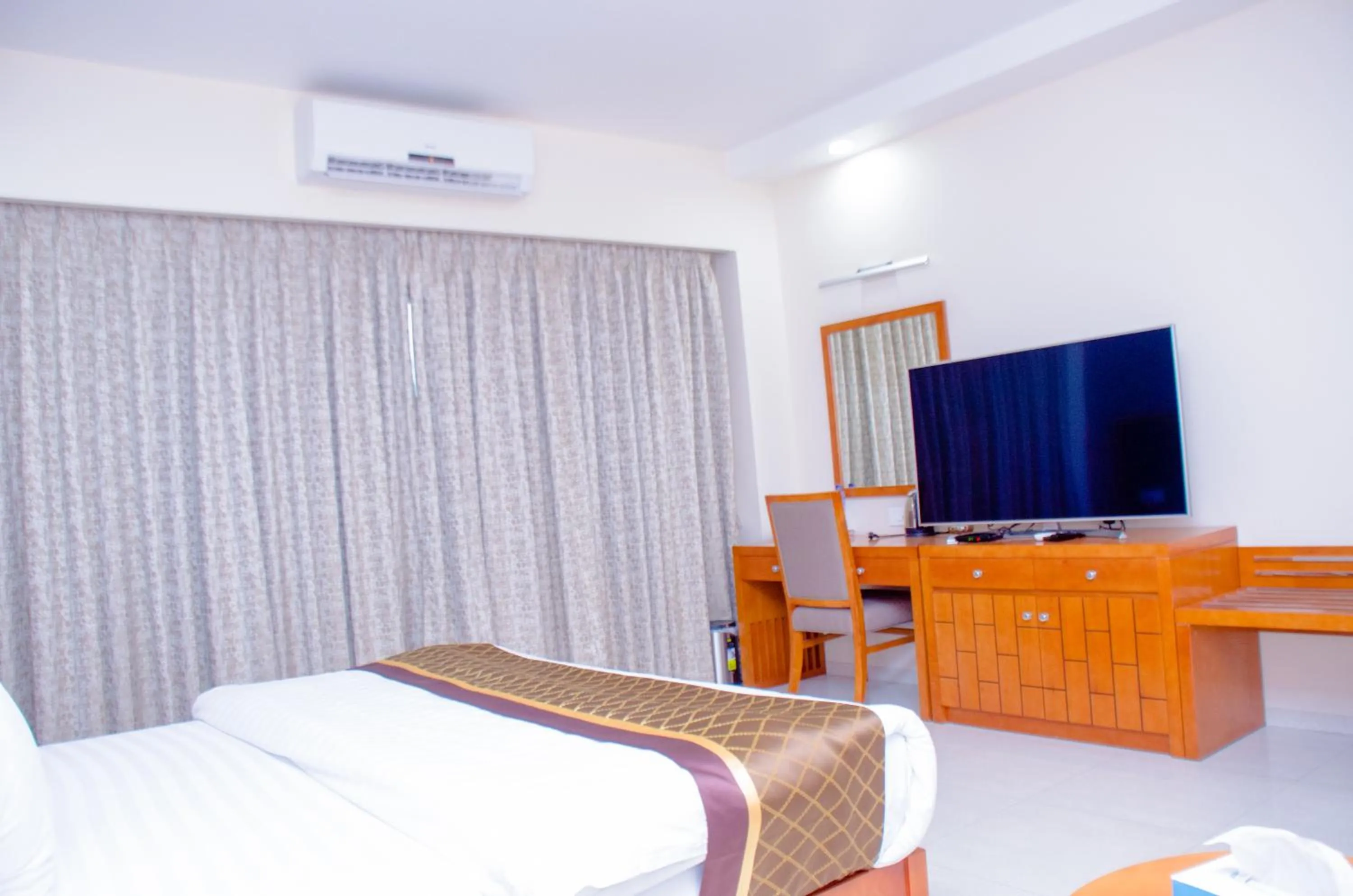 Bedroom, Bed in HOTEL PLATINUM