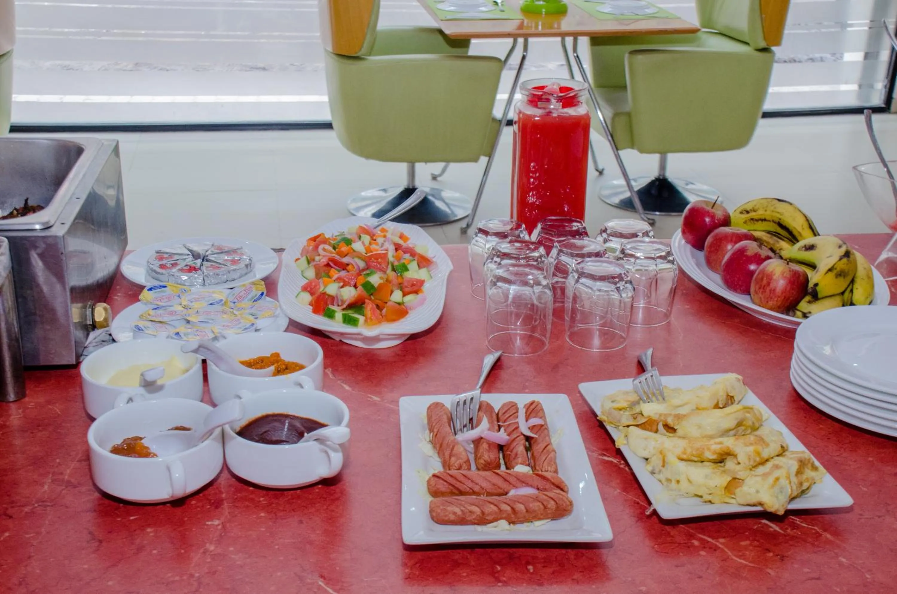 Breakfast in HOTEL PLATINUM