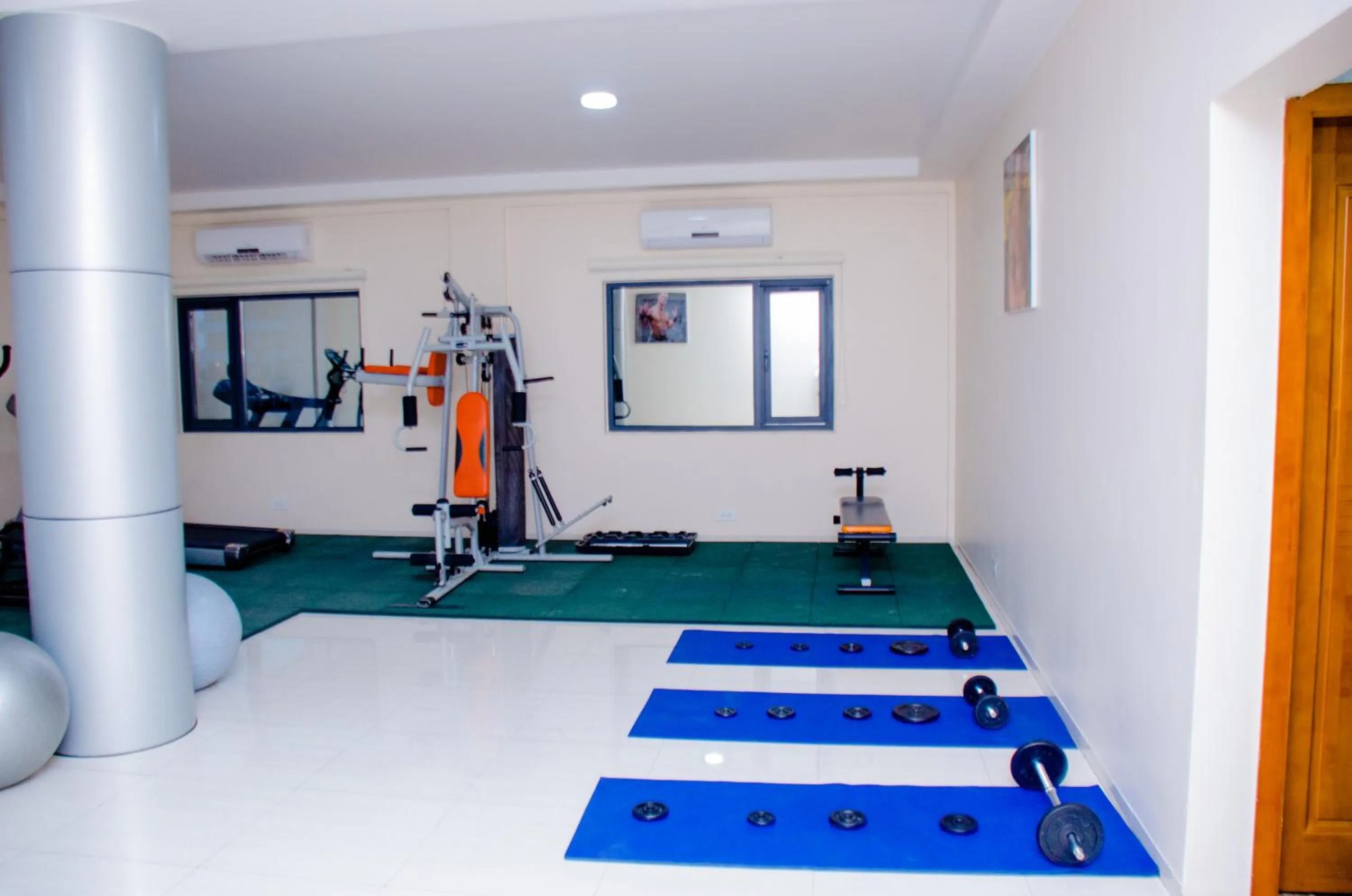Fitness centre/facilities in HOTEL PLATINUM