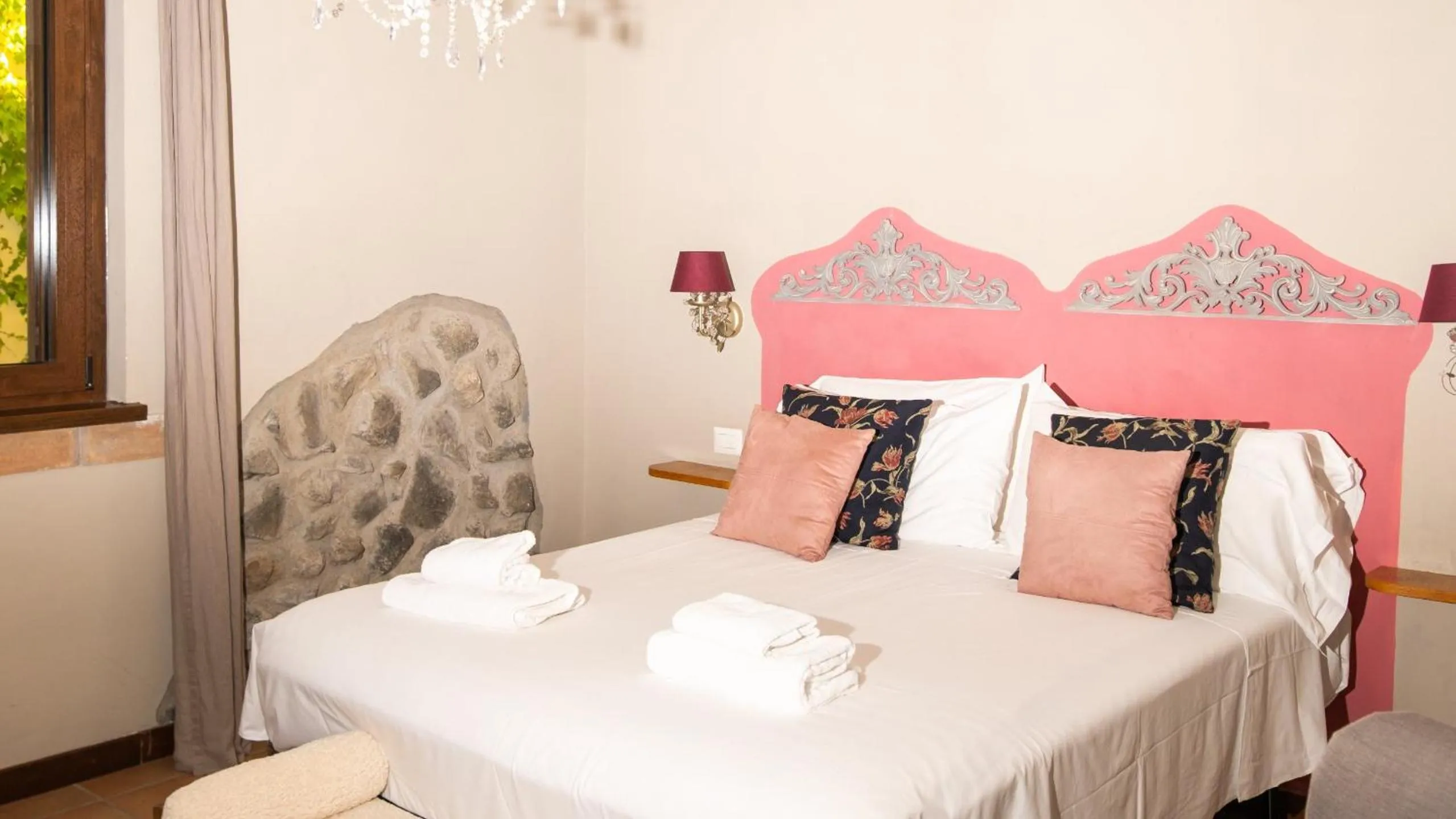 Bed in Hotel Borgo Vistalago