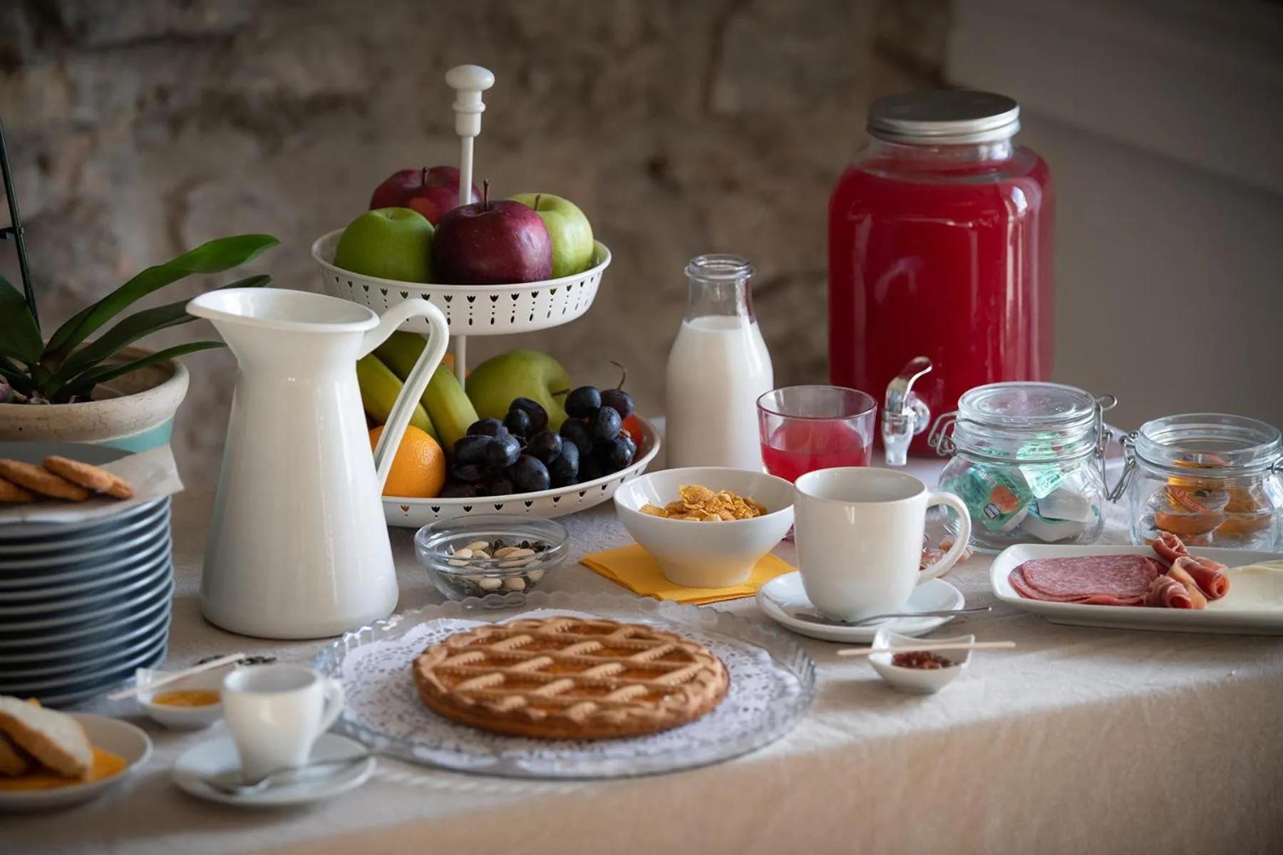 Breakfast in Hotel Borgo Vistalago