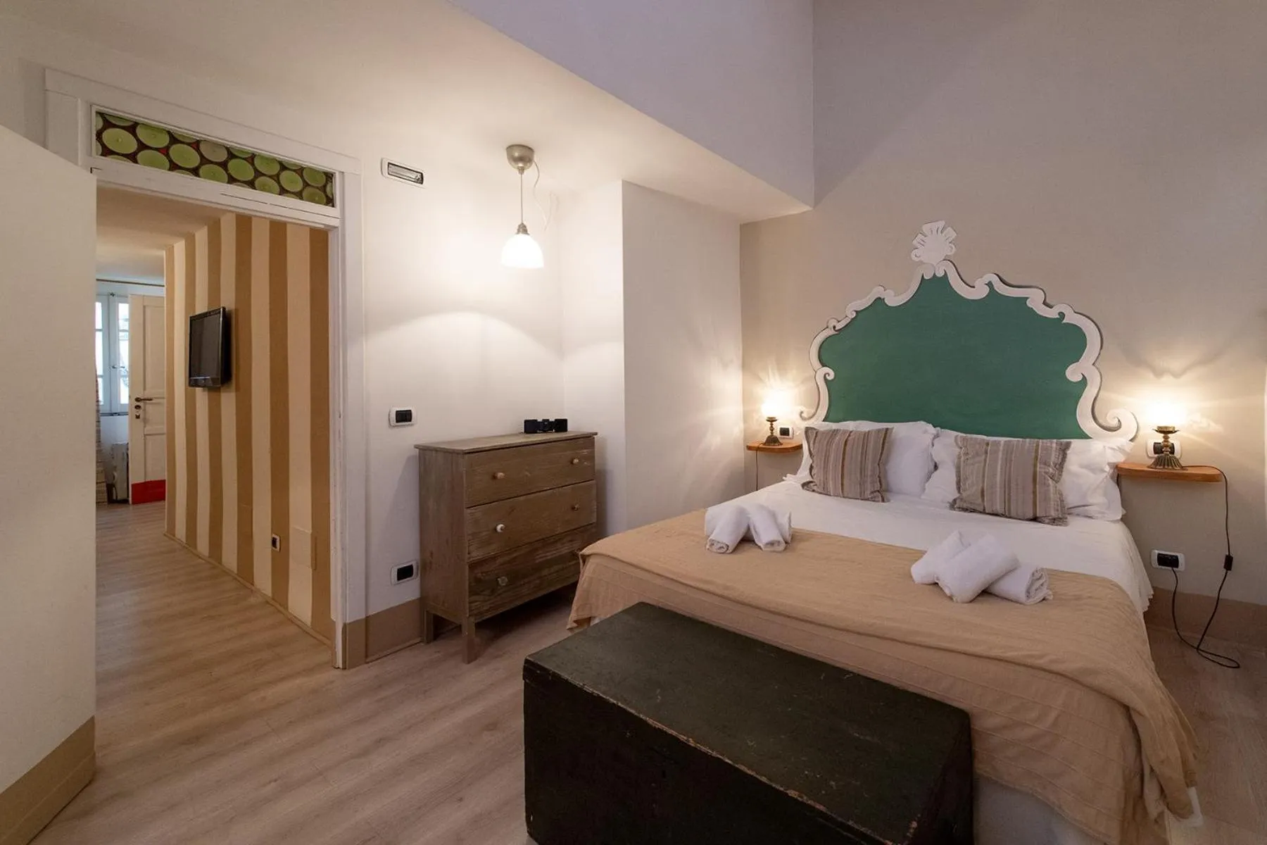 Bed in Hotel Borgo Vistalago