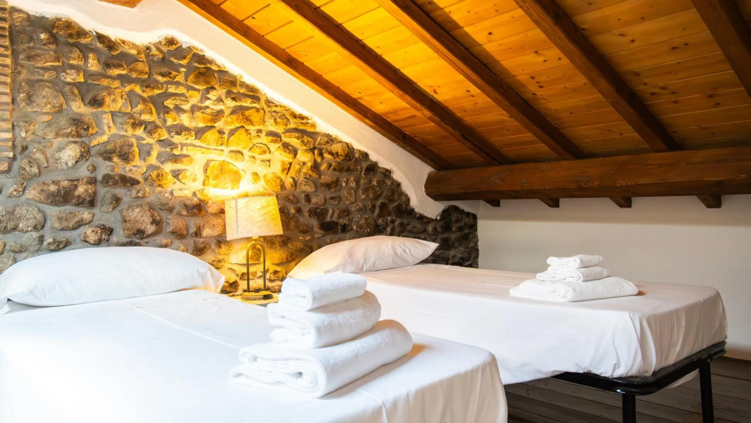 Bed in Hotel Borgo Vistalago