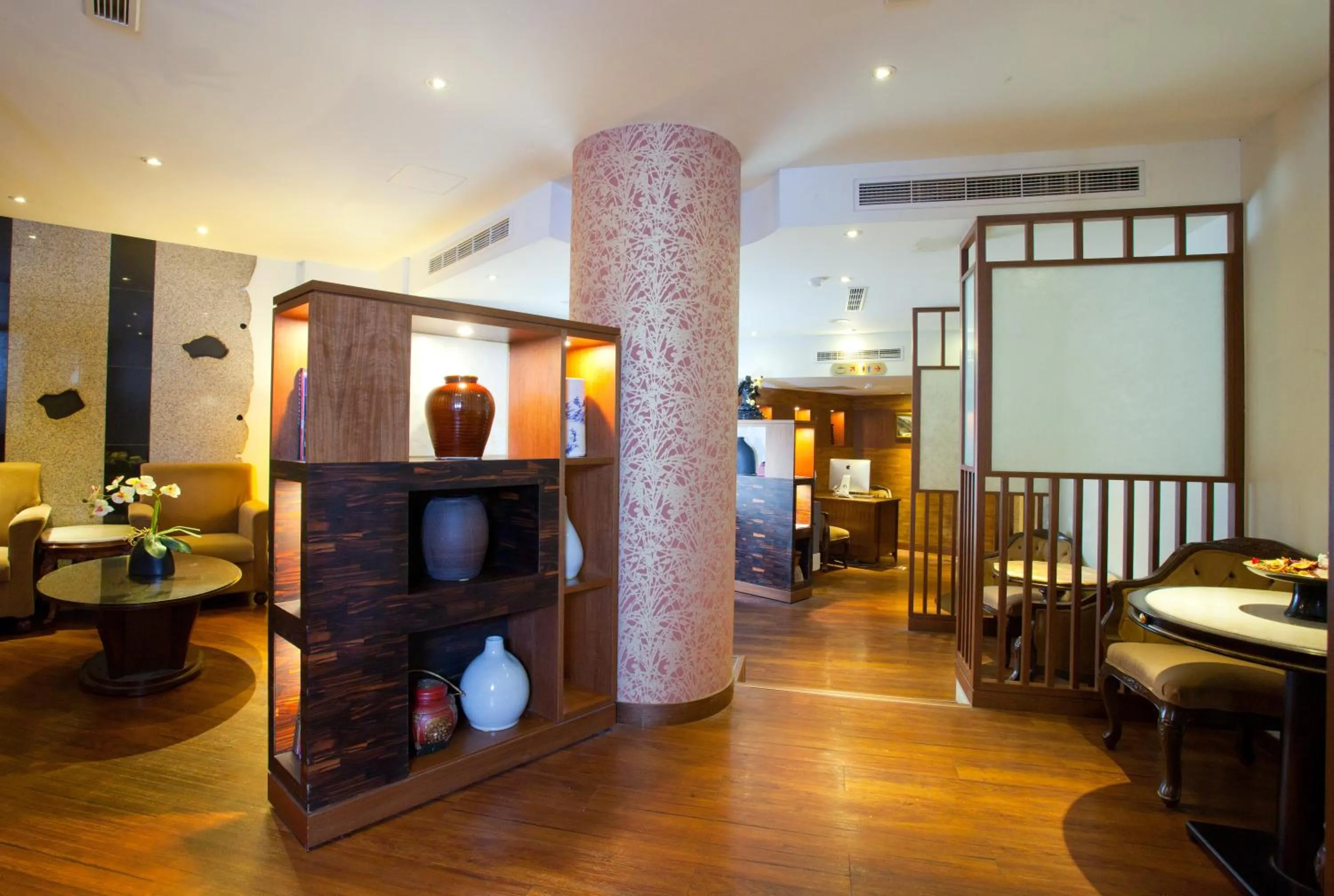 Business facilities in Deja Vu Hotel