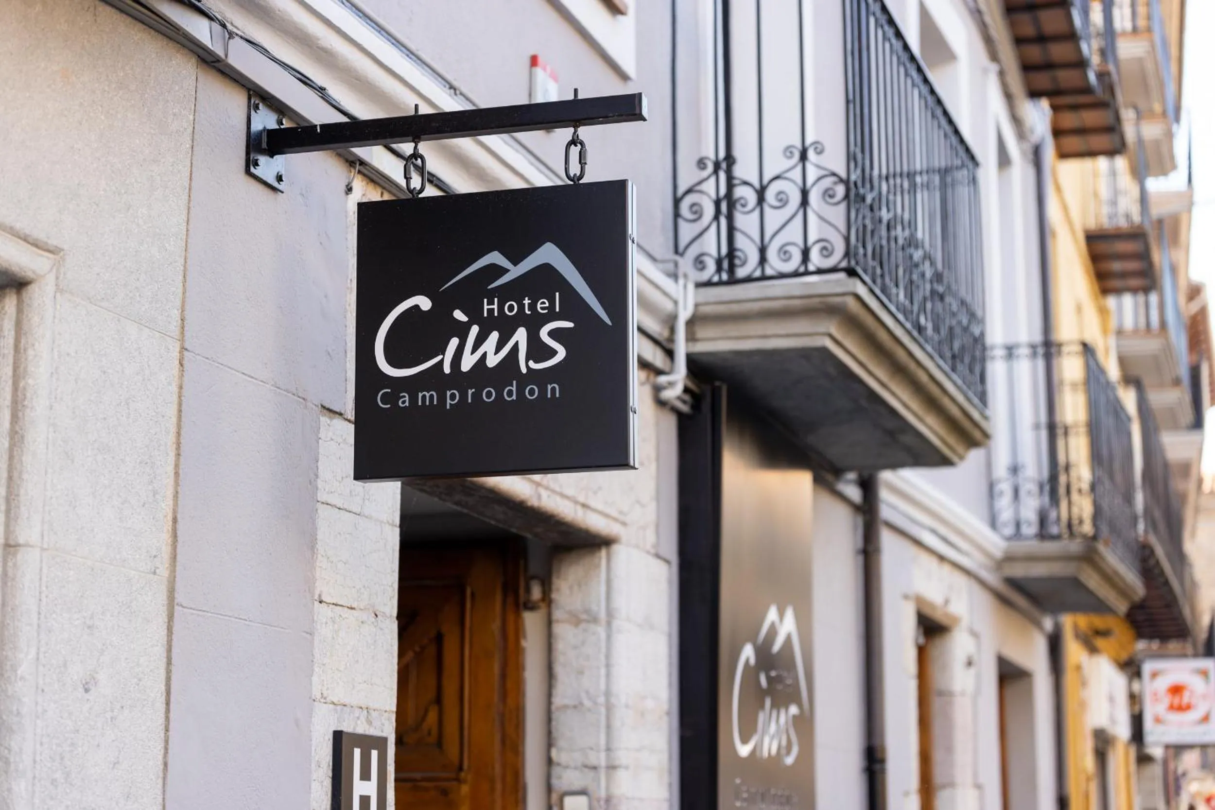 Facade/entrance in Hotel Cims de Camprodon
