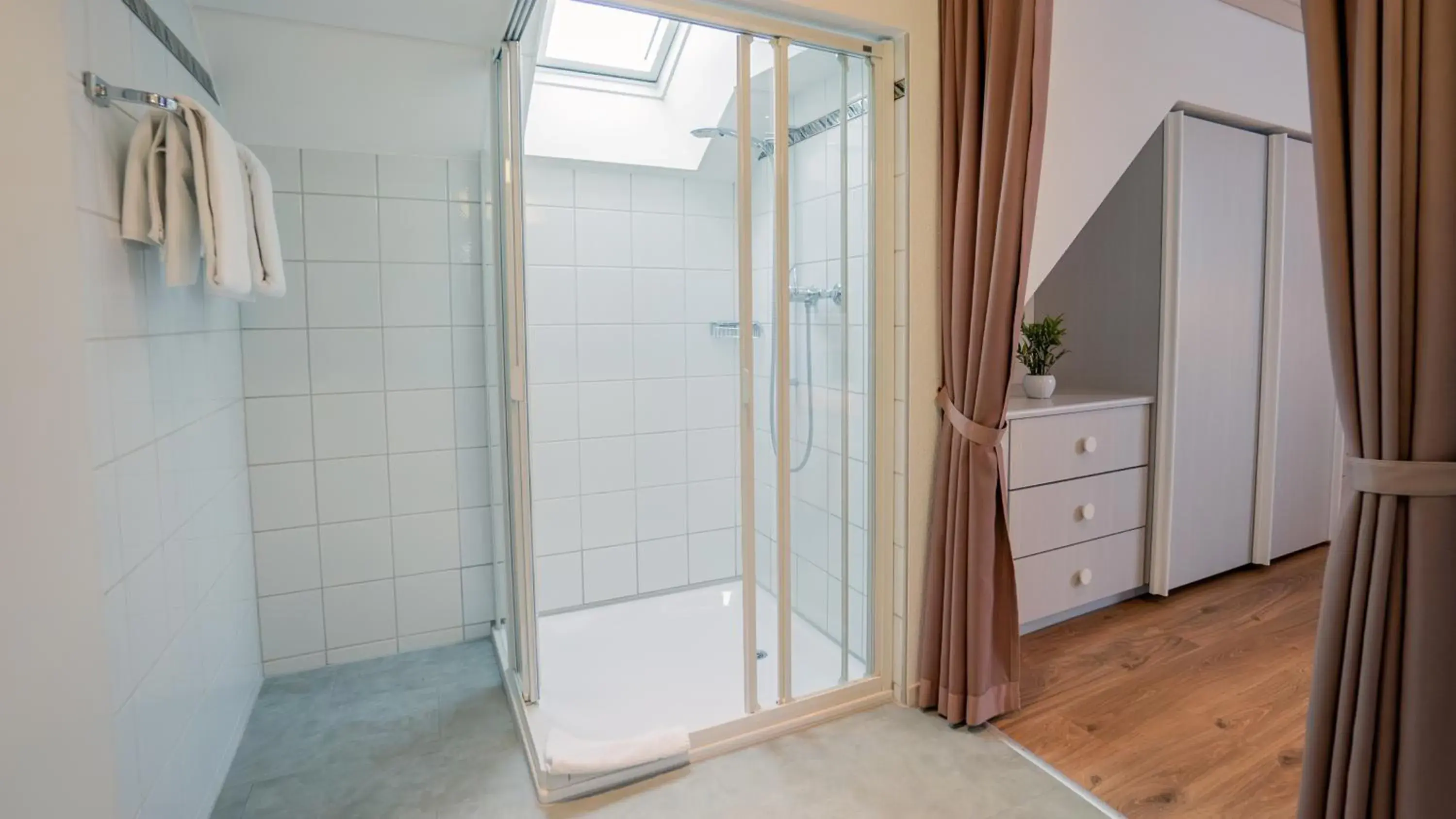 Suite - single occupancy in Hotel & Restaurant Rössli Suite - single occupancy in Hotel & Restaurant Rössli