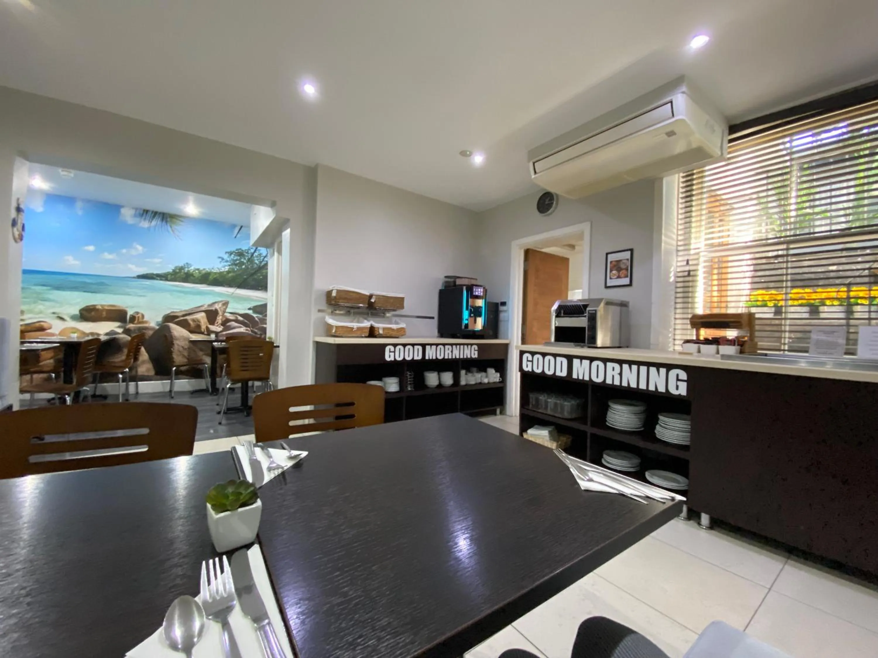 Restaurant/places to eat in Trebovir Hotel