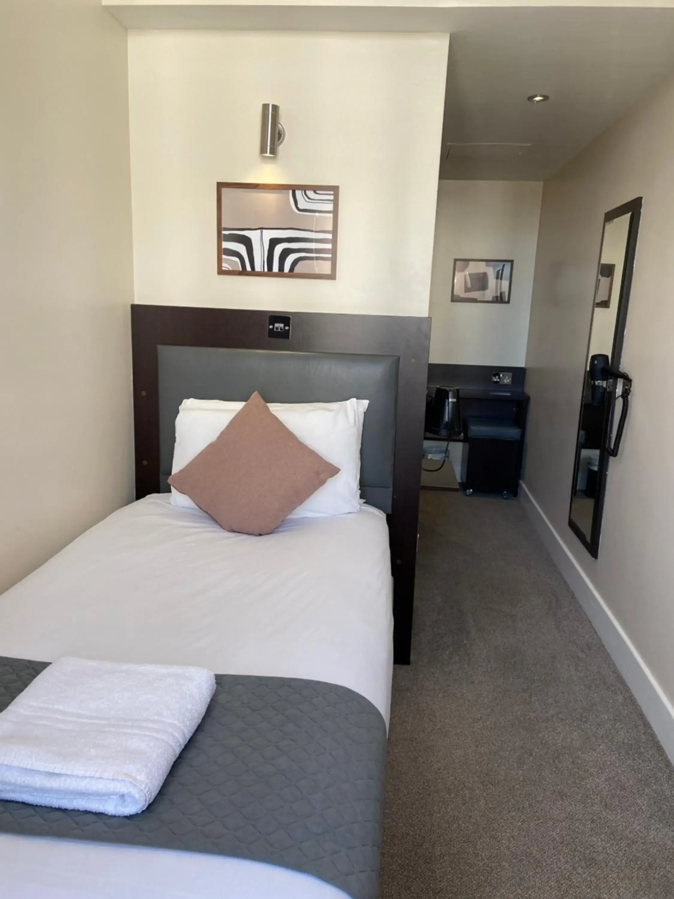 Single Room in Trebovir Hotel Single Room in Trebovir Hotel