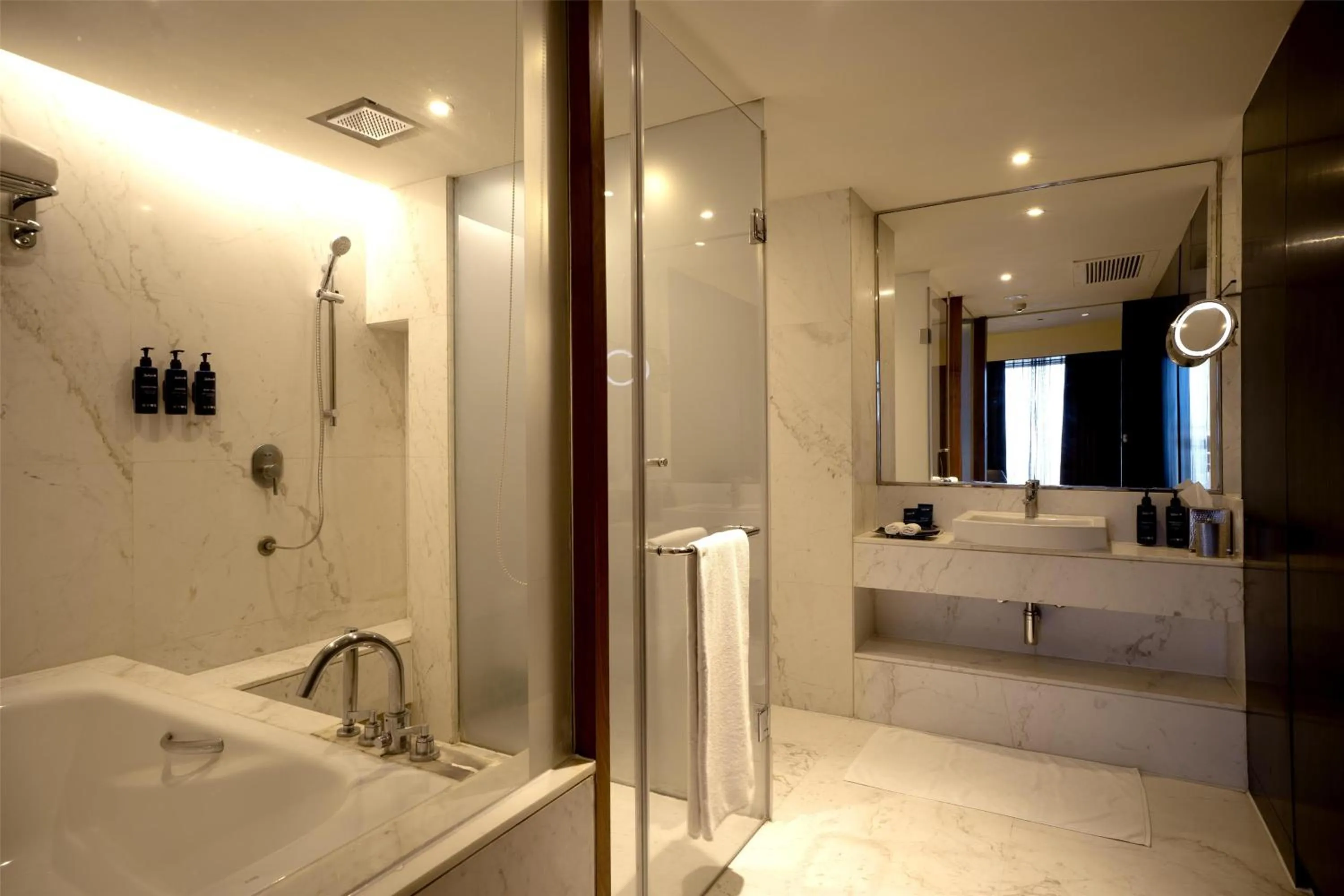 Bathroom in Radisson Blu Hotel Amritsar
