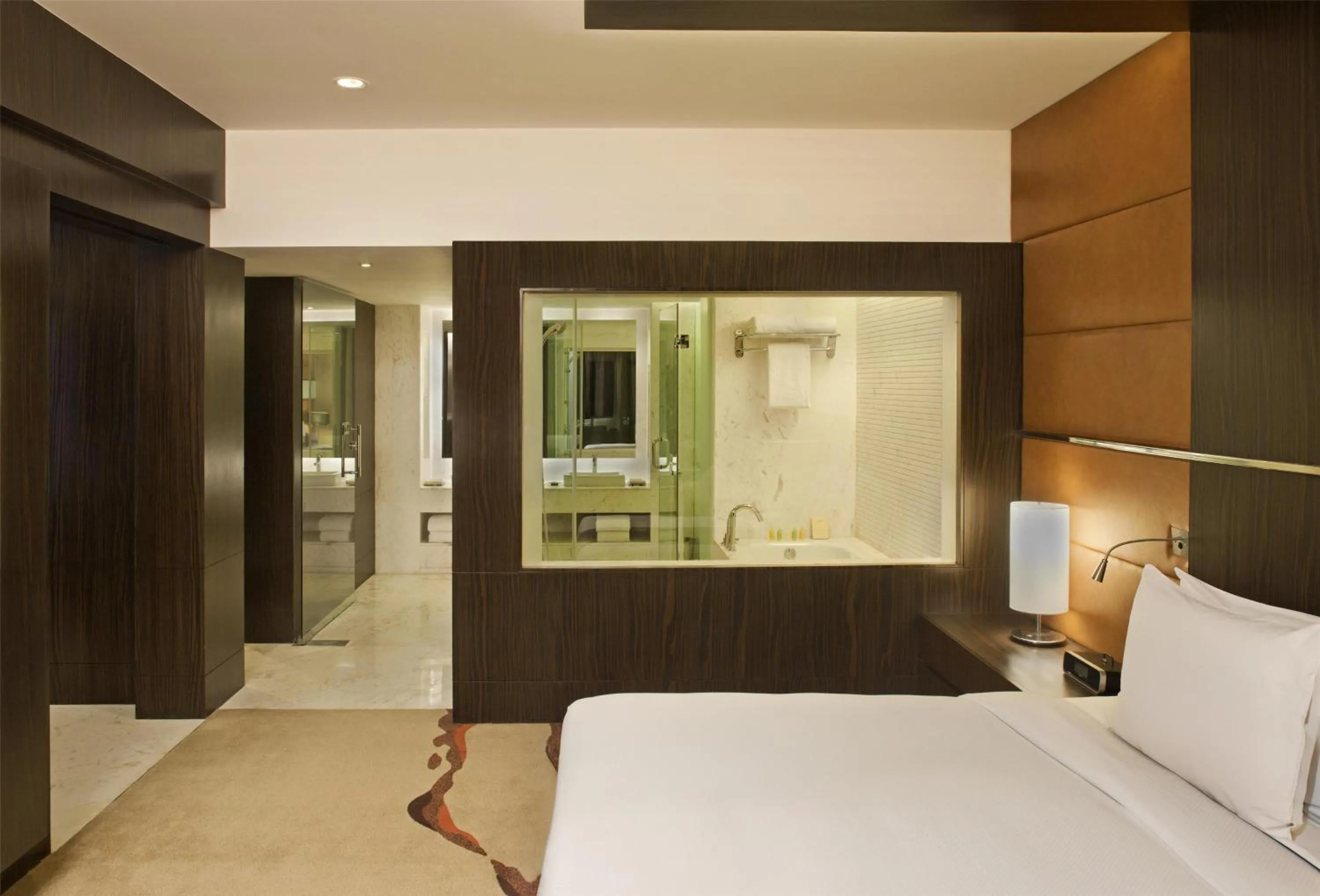 Photo of the whole room, Bed in Radisson Blu Hotel Amritsar