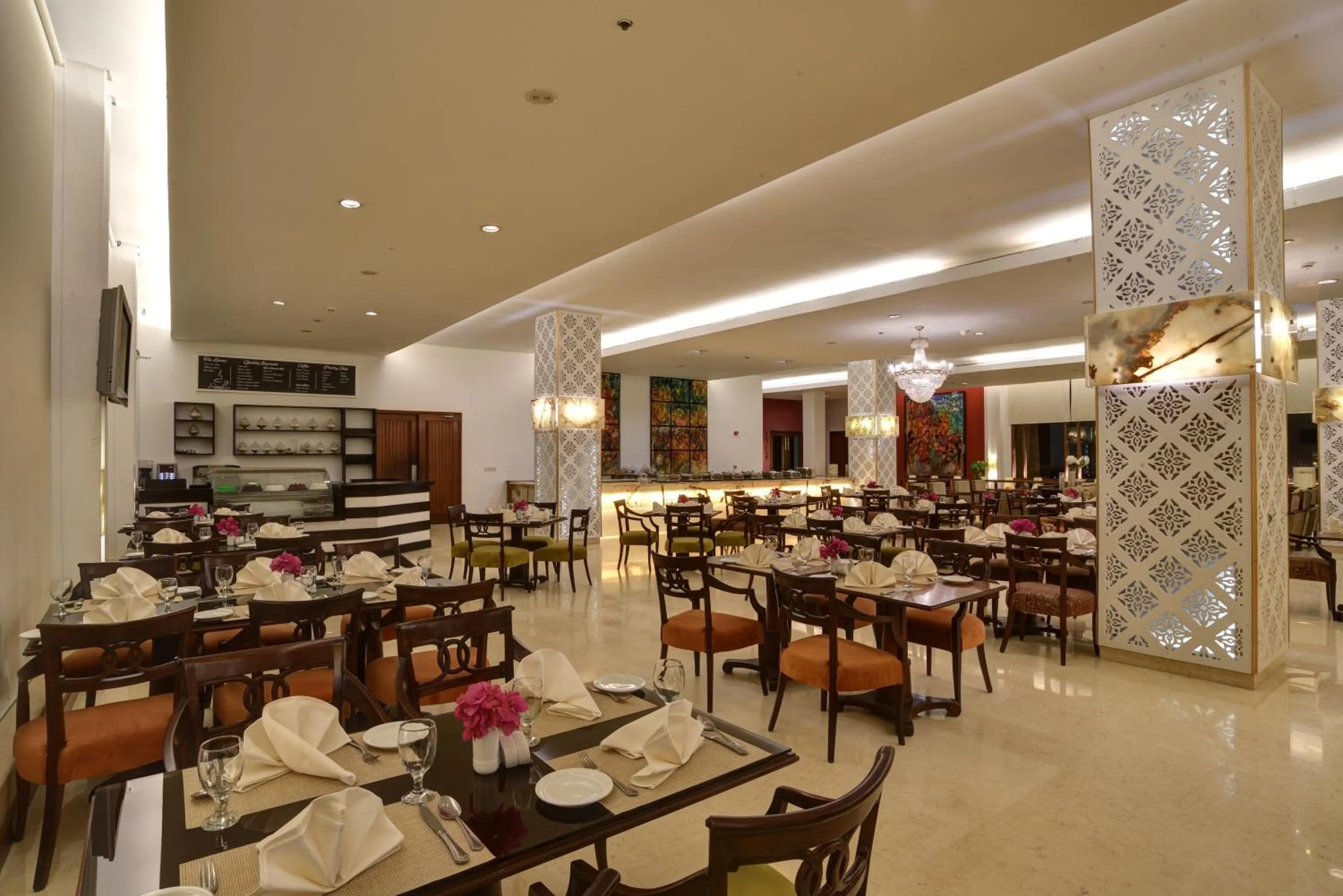 Restaurant/places to eat in Zaver Pearl Continental, Gwadar