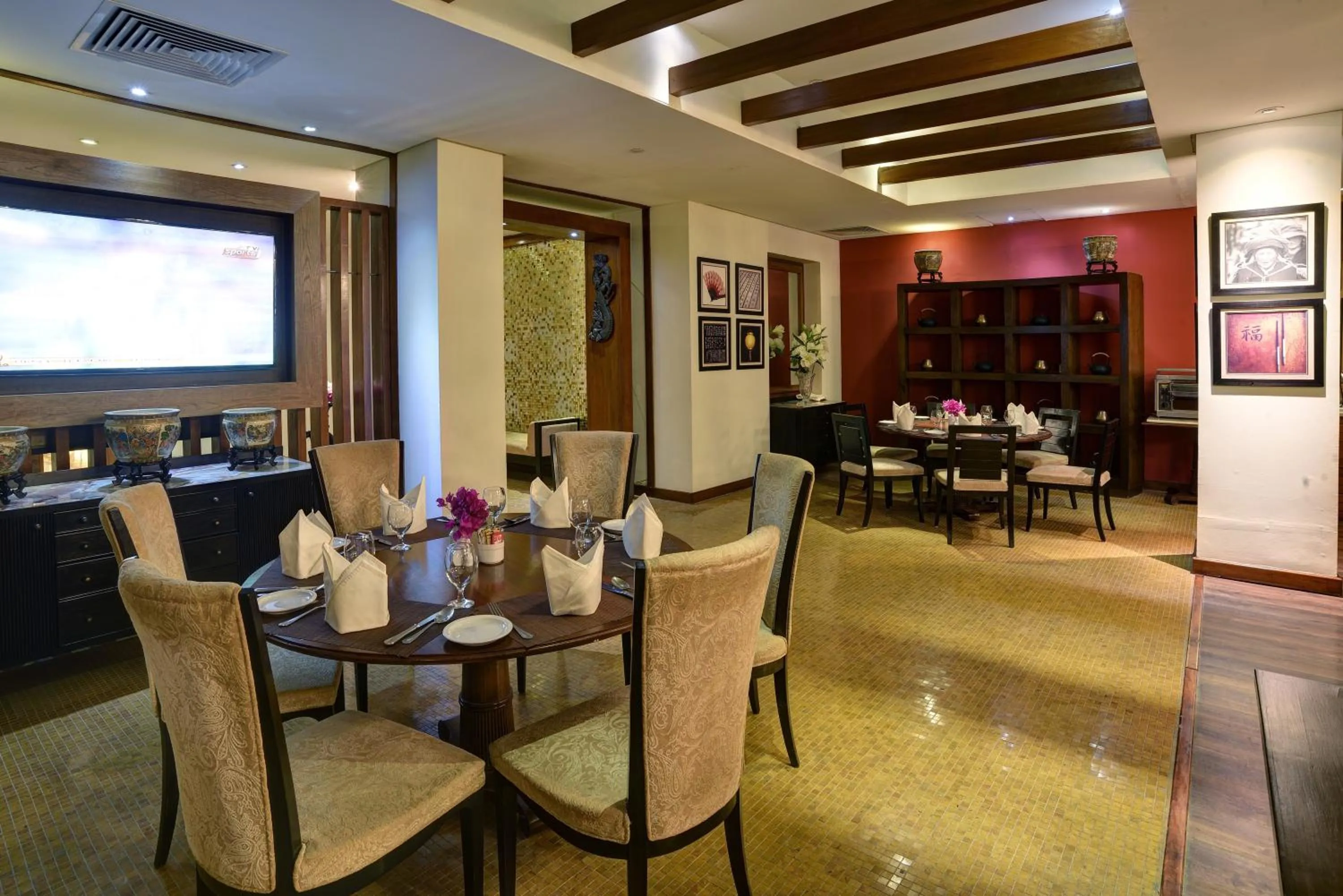 Restaurant/places to eat in Zaver Pearl Continental, Gwadar