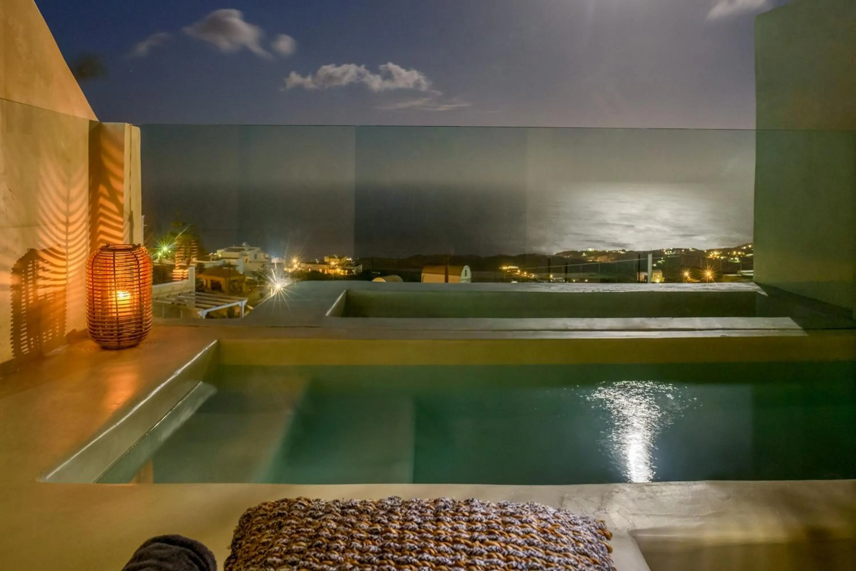 Night in Divelia East