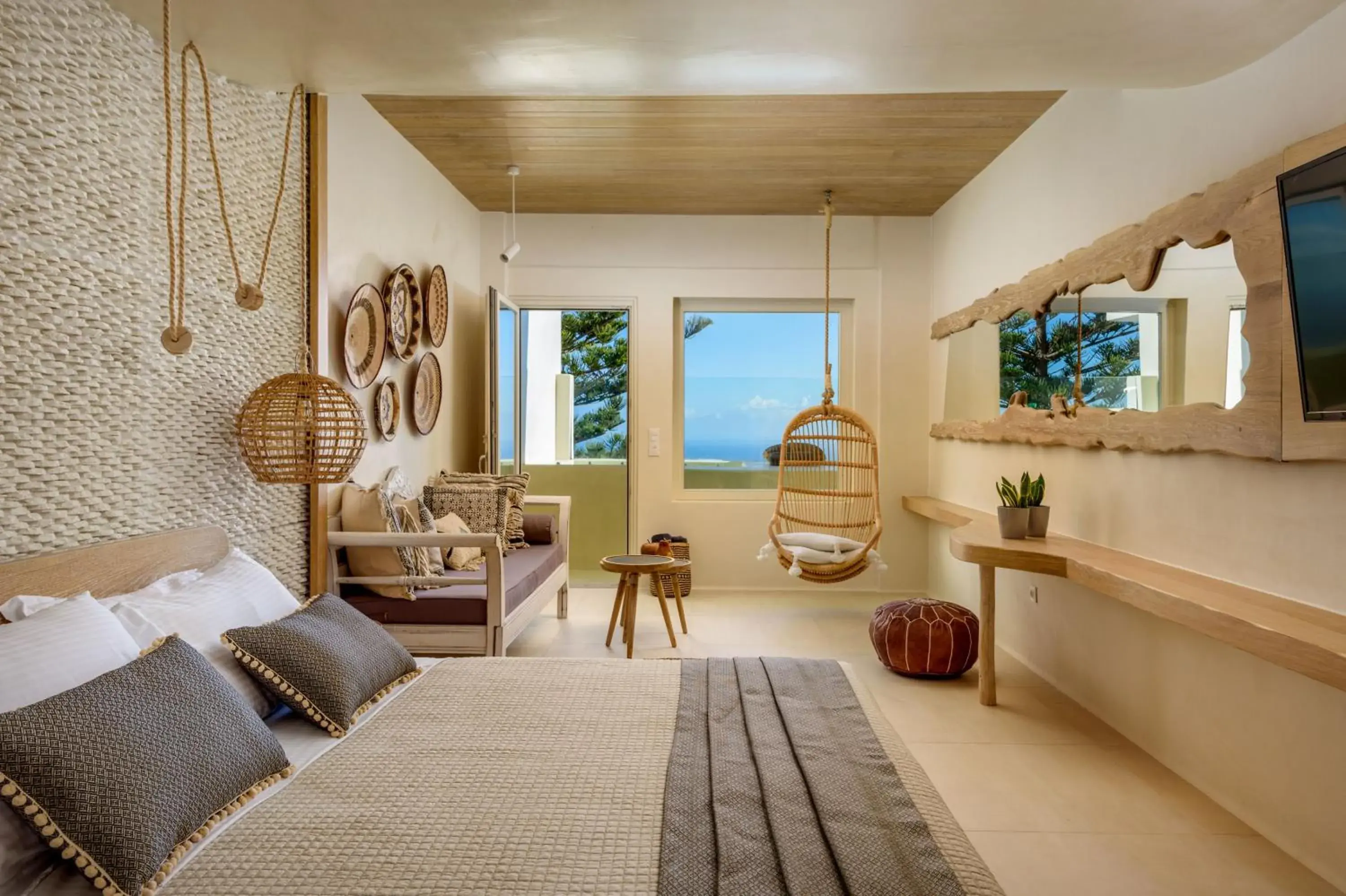 Bed in Divelia East Bed in Divelia East