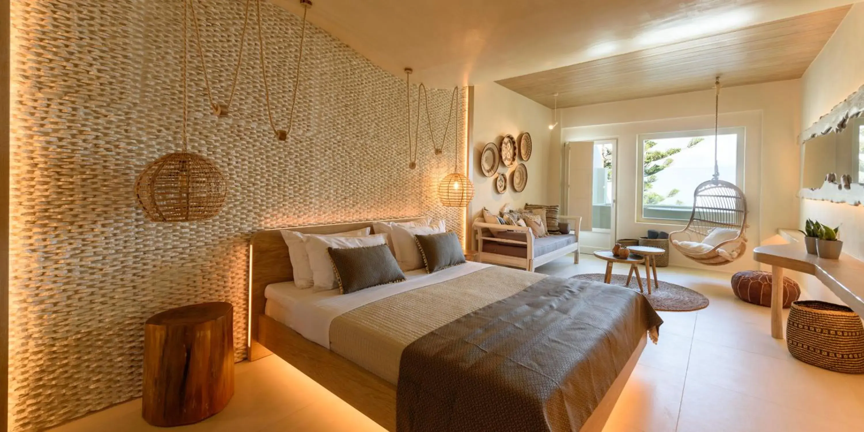 Bed in Divelia East Bed in Divelia East