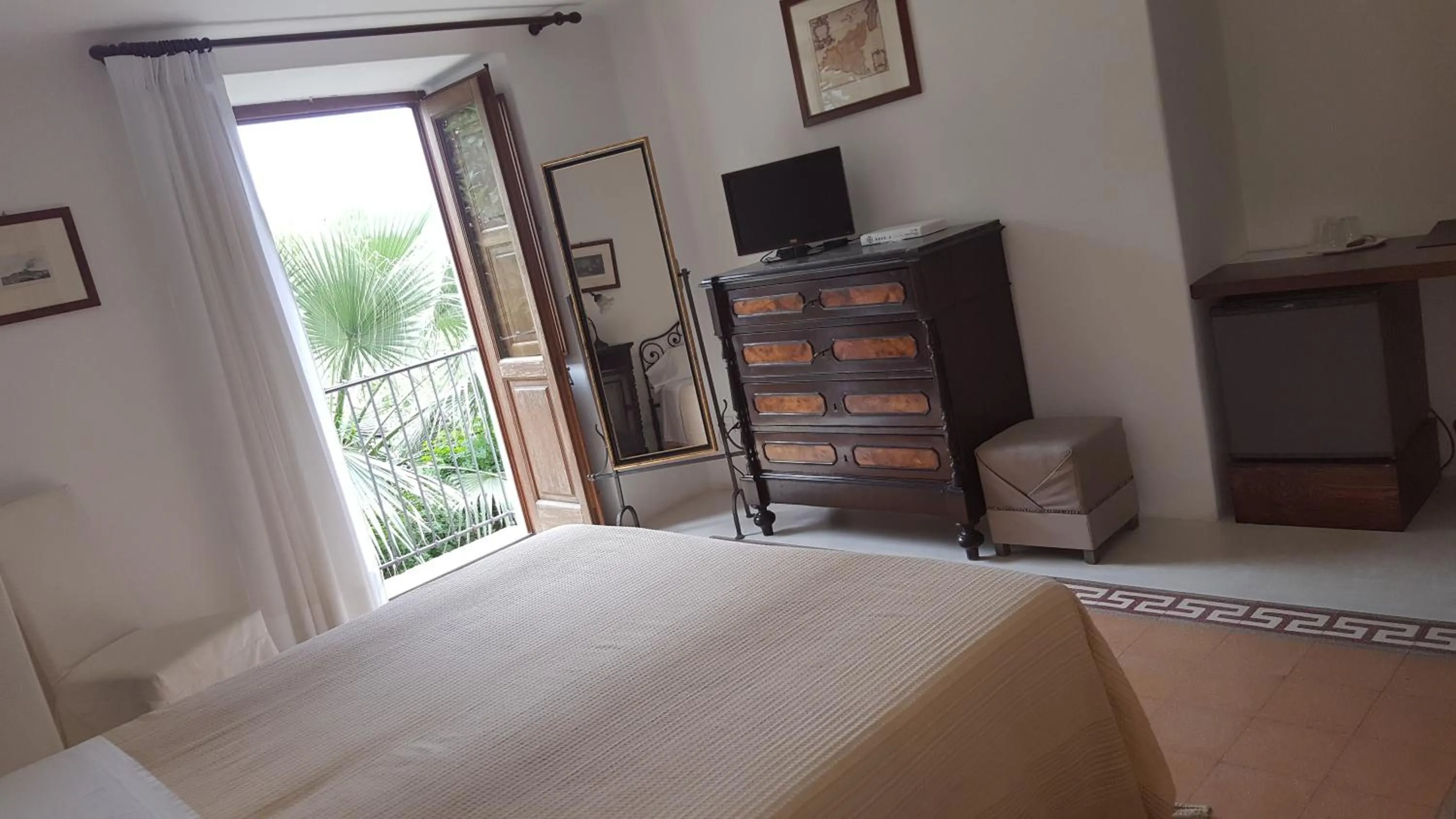 Bed in Hotel Santa Marina Antica Foresteria