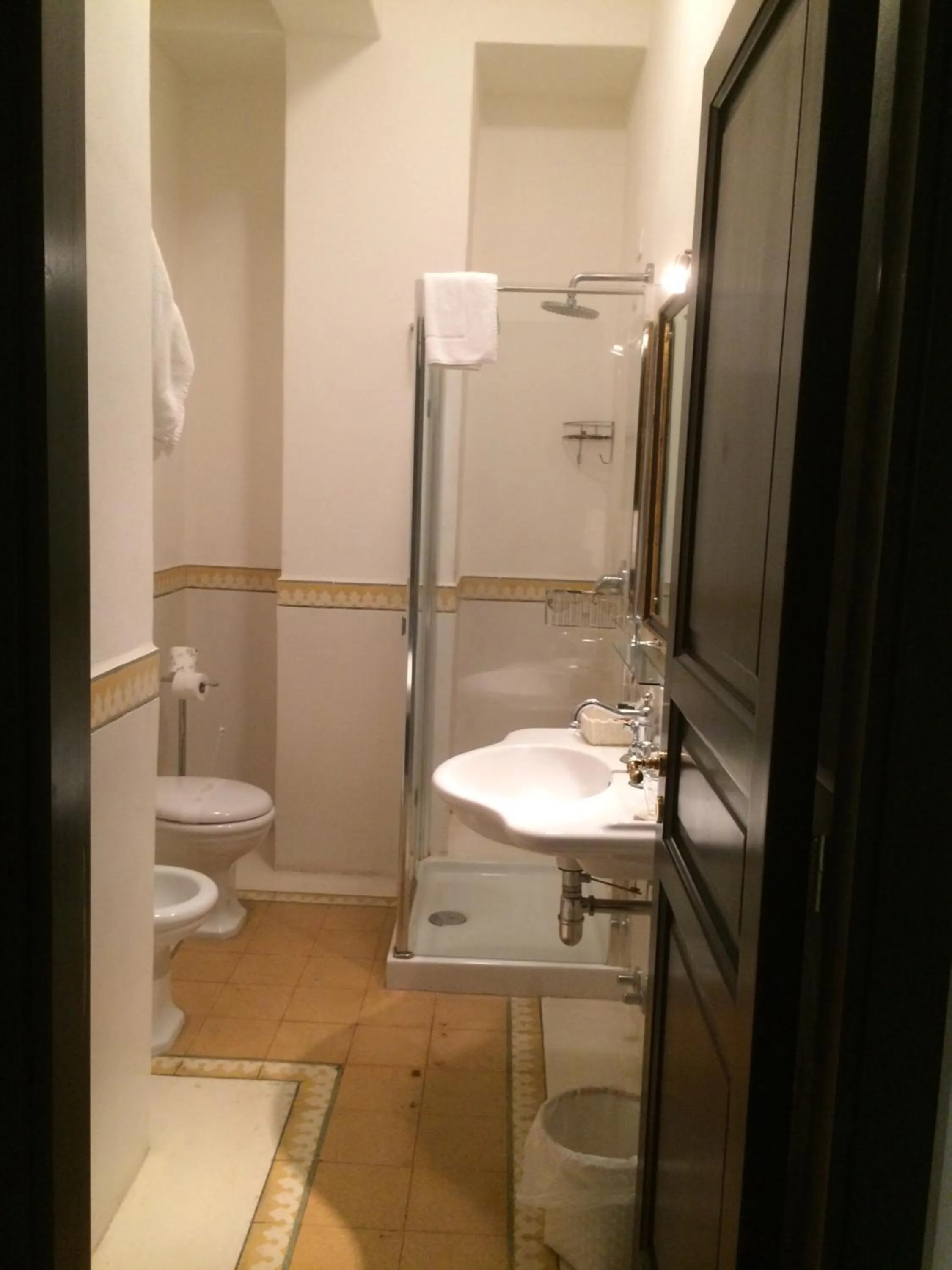 Shower in Hotel Santa Marina Antica Foresteria