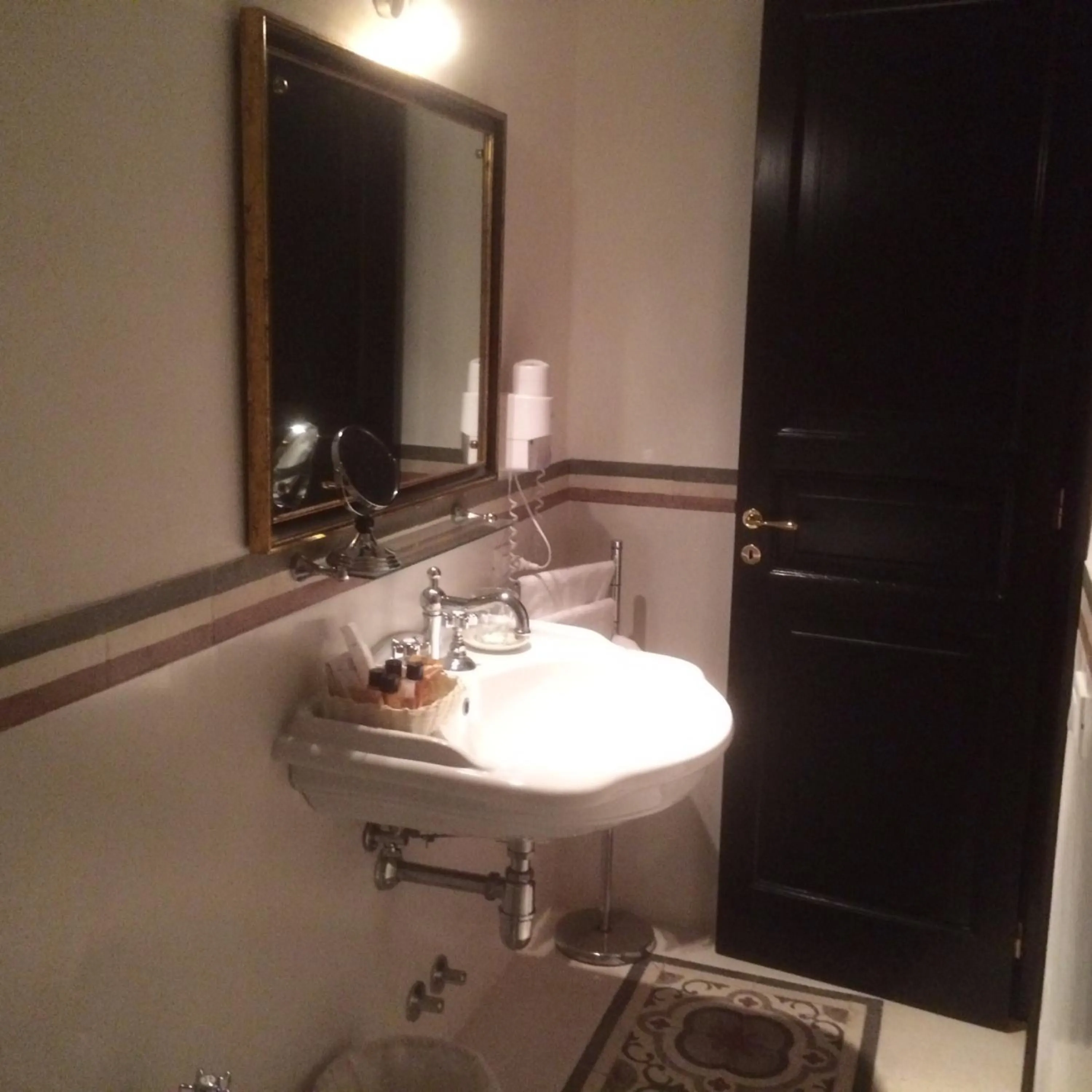 Bathroom in Hotel Santa Marina Antica Foresteria