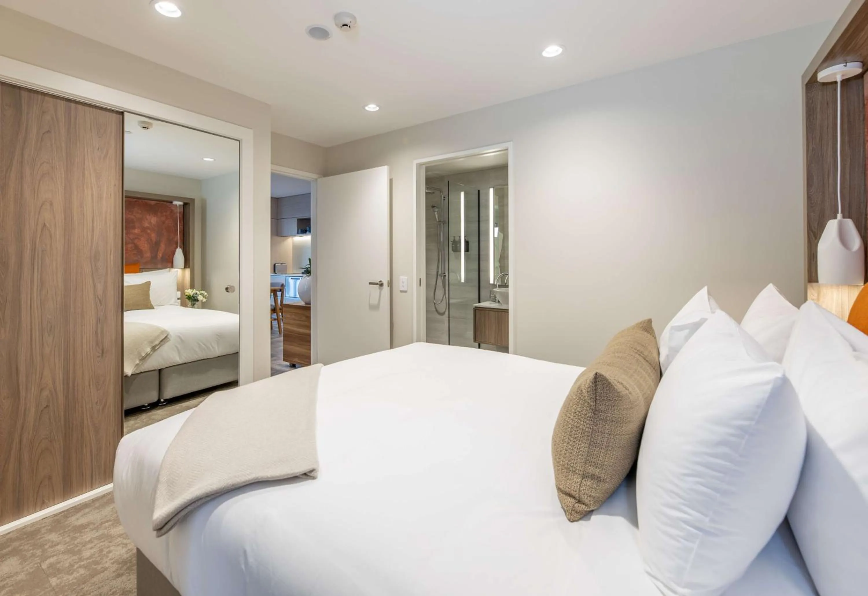 Photo of the whole room, Bed in Sudima Christchurch City