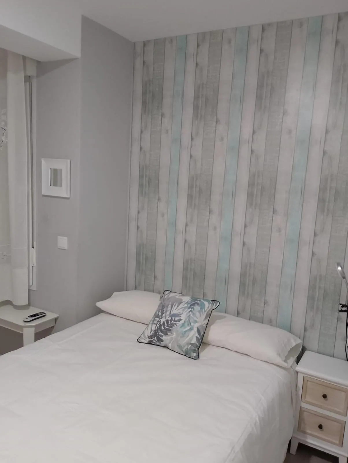 Bedroom, Bed in Hotel Quatre Llunes