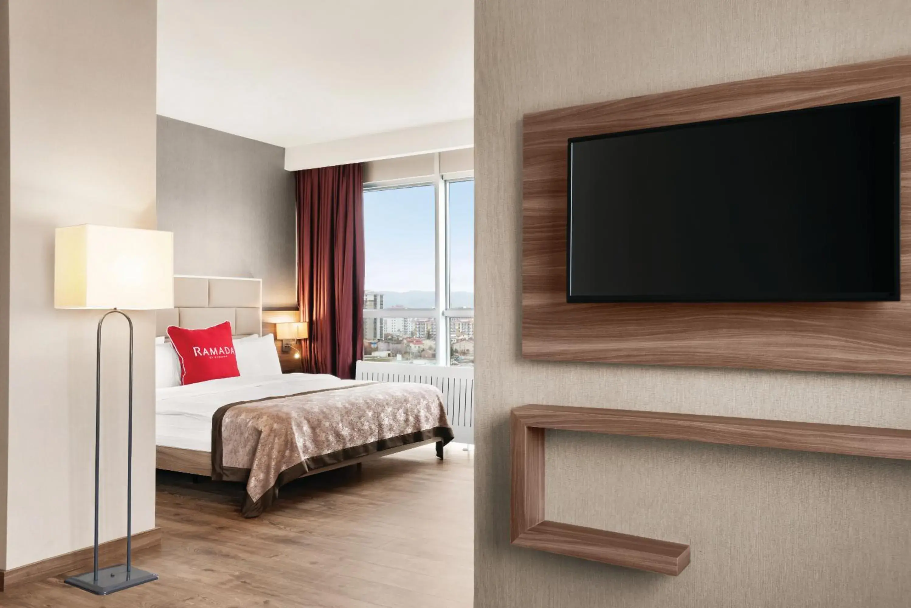 TV and multimedia, Bed in Ramada by Wyndham Sivas TV and multimedia, Bed in Ramada by Wyndham Sivas