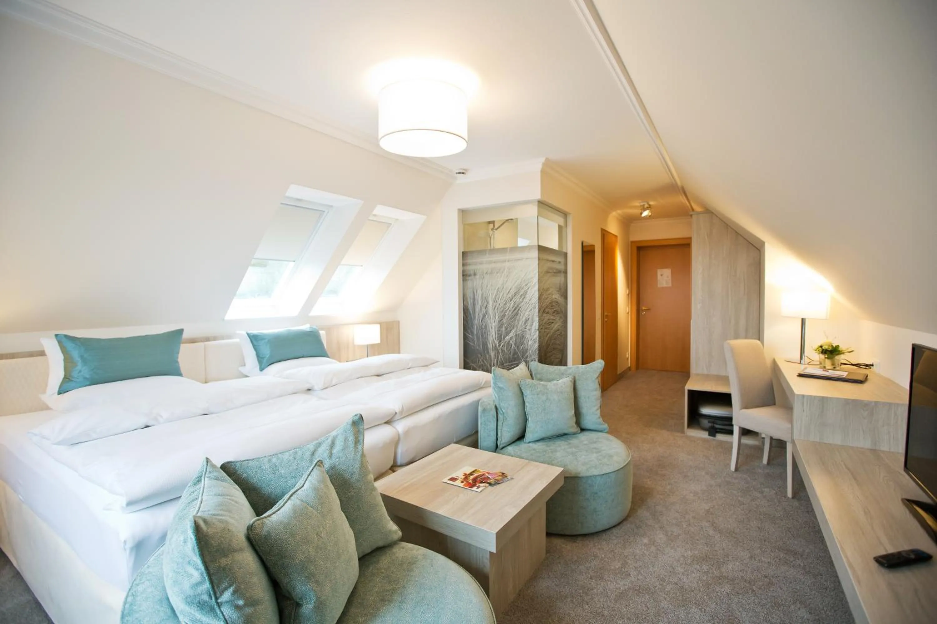 Photo of the whole room, Bed in Boutiquehotel Myn Utspann