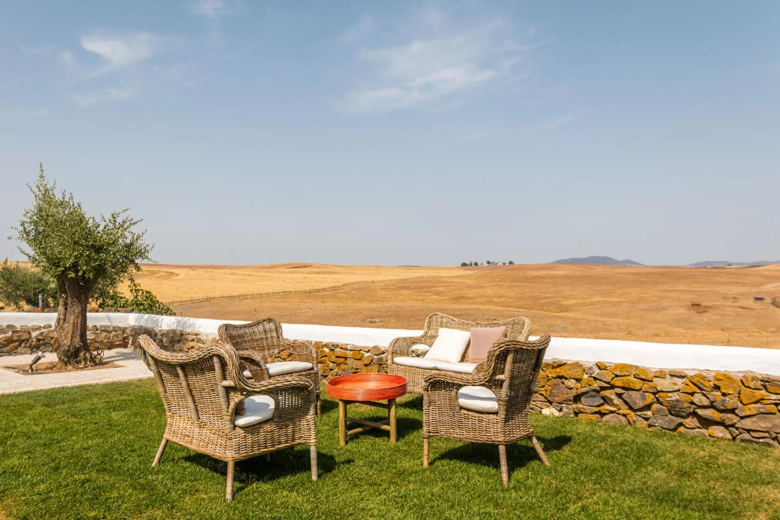 Property building in Casa dos Castelejos