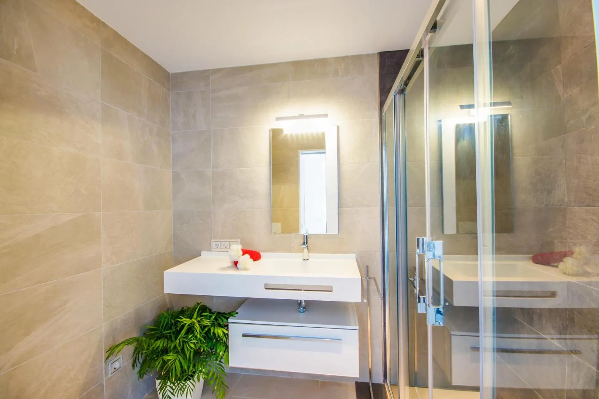 Bathroom in Ideal Property Mallorca - Blue Palm Beach