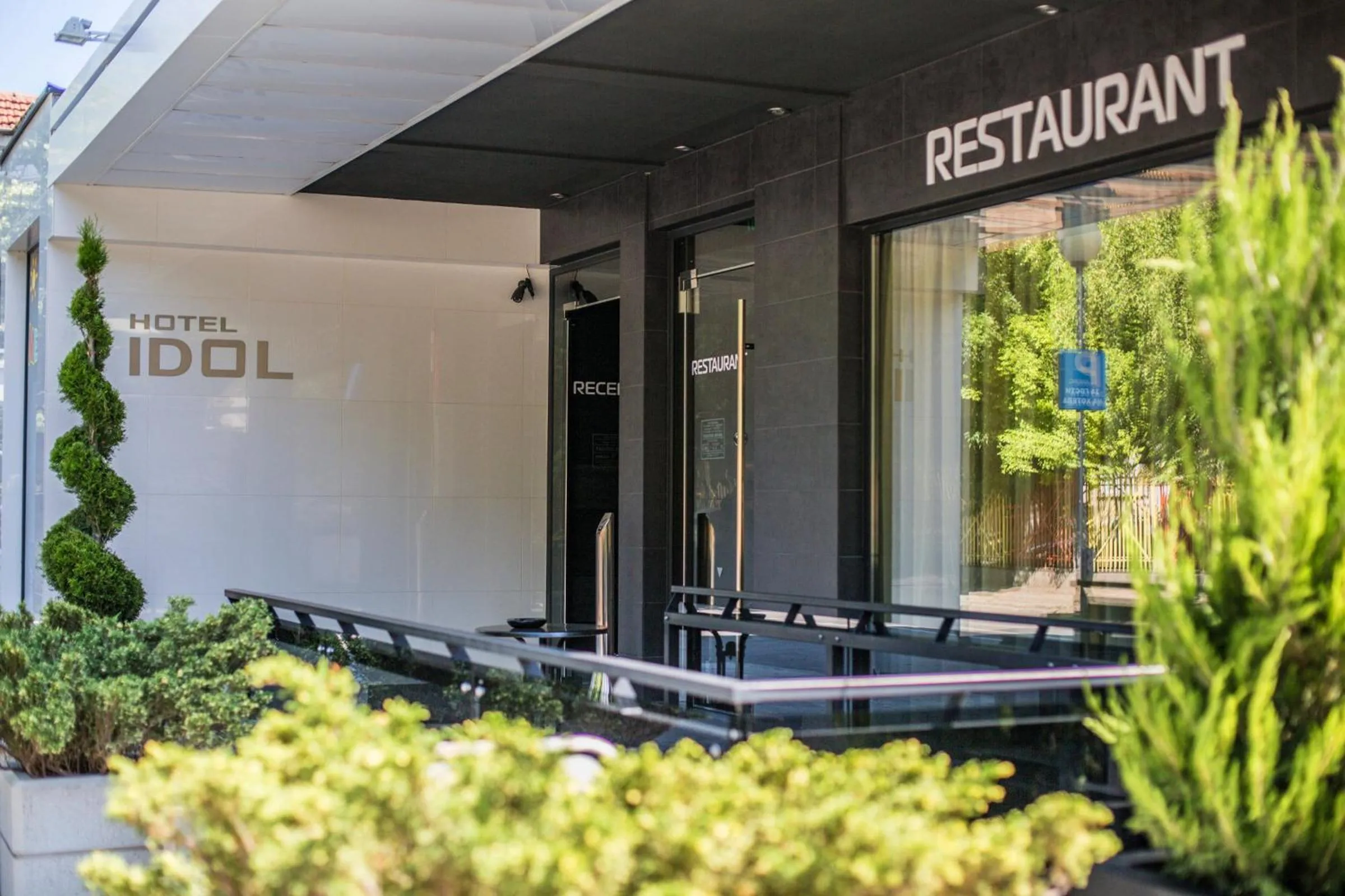 Facade/entrance in Hotel Idol