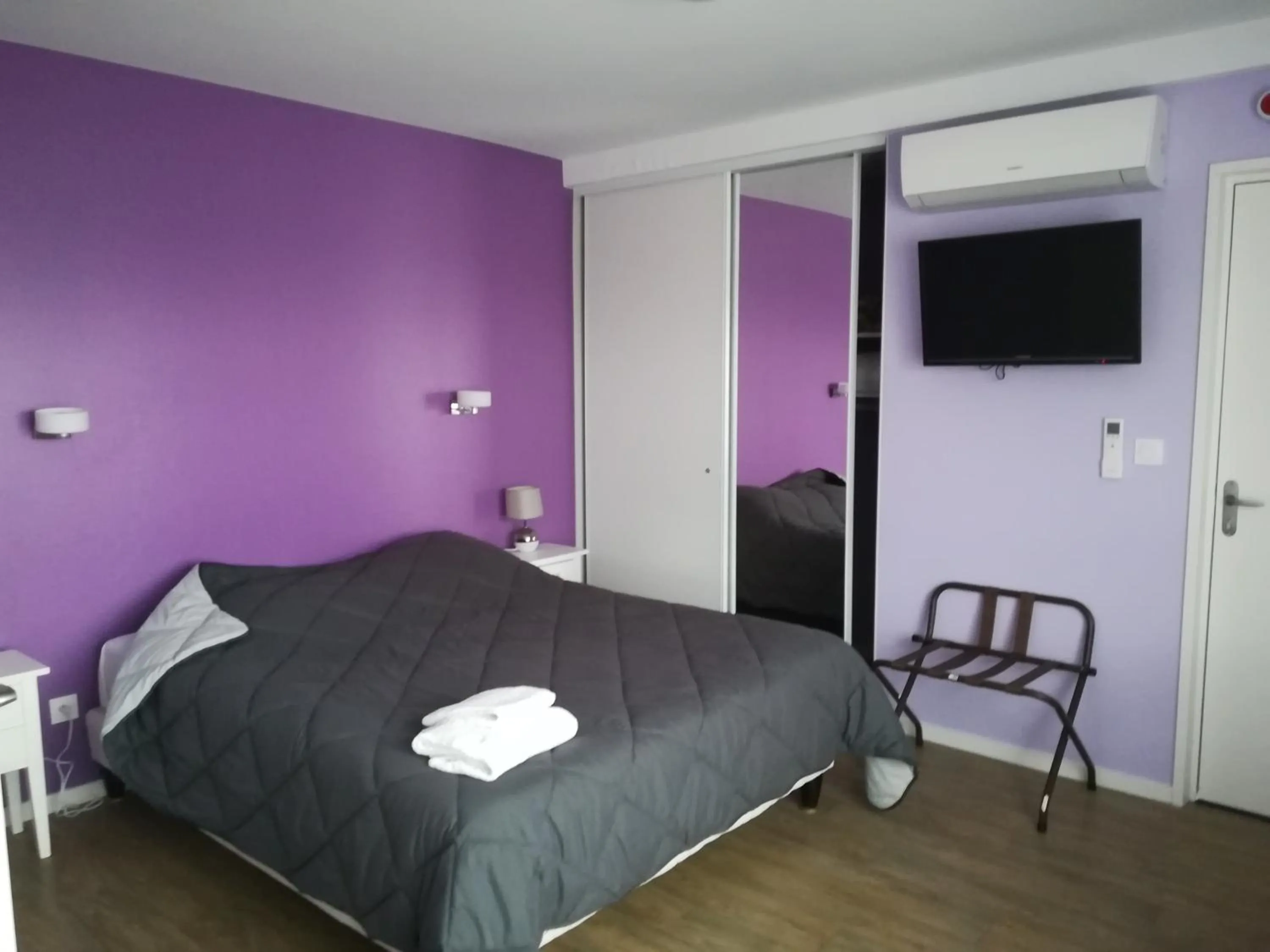 Double Room - Disability Access in Logis La Rose Des Vents