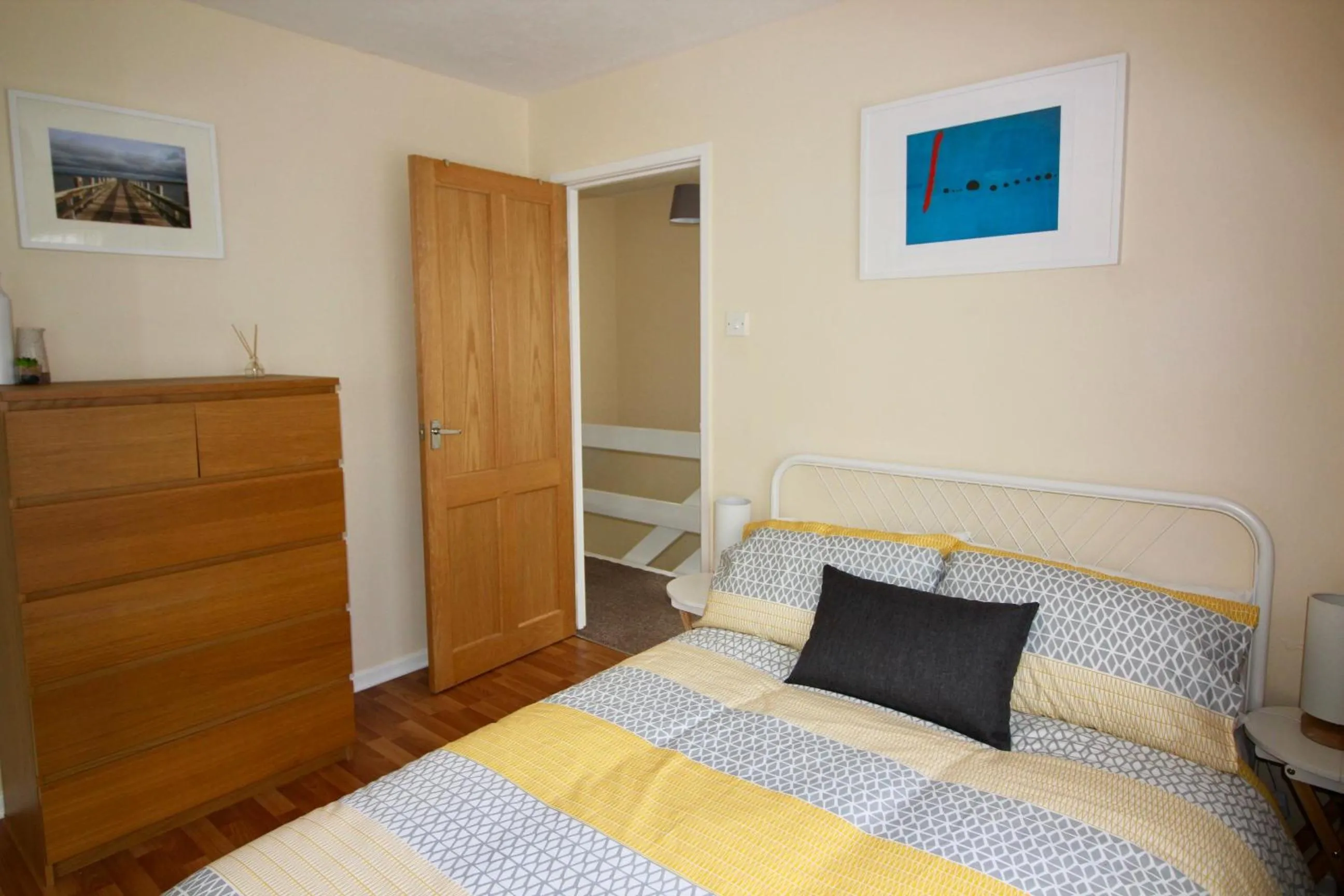 Bedroom, Bed in Carwood House