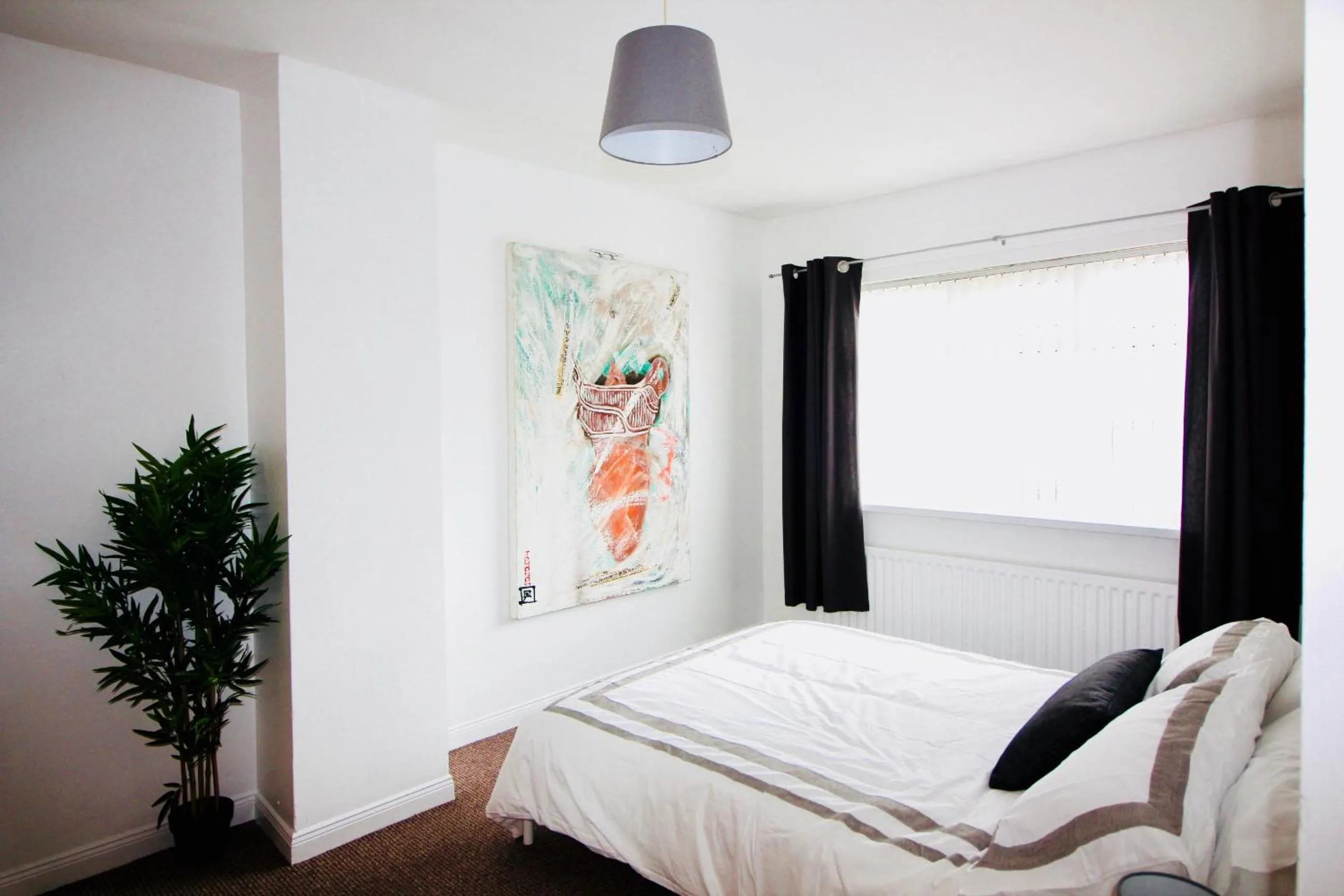 Bedroom, Bed in Carwood House