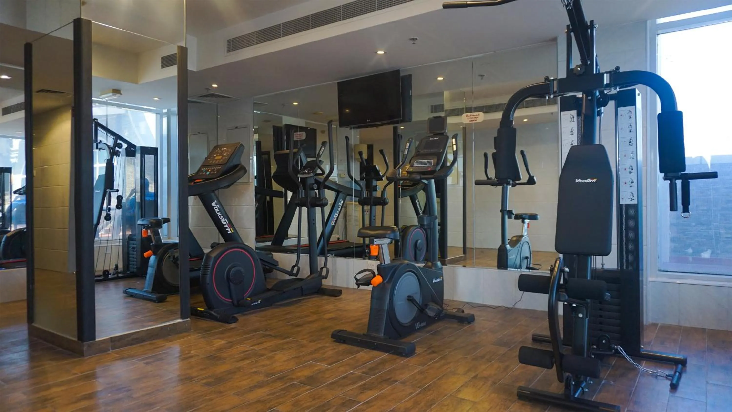Fitness centre/facilities in Royal Grand Suite Hotel
