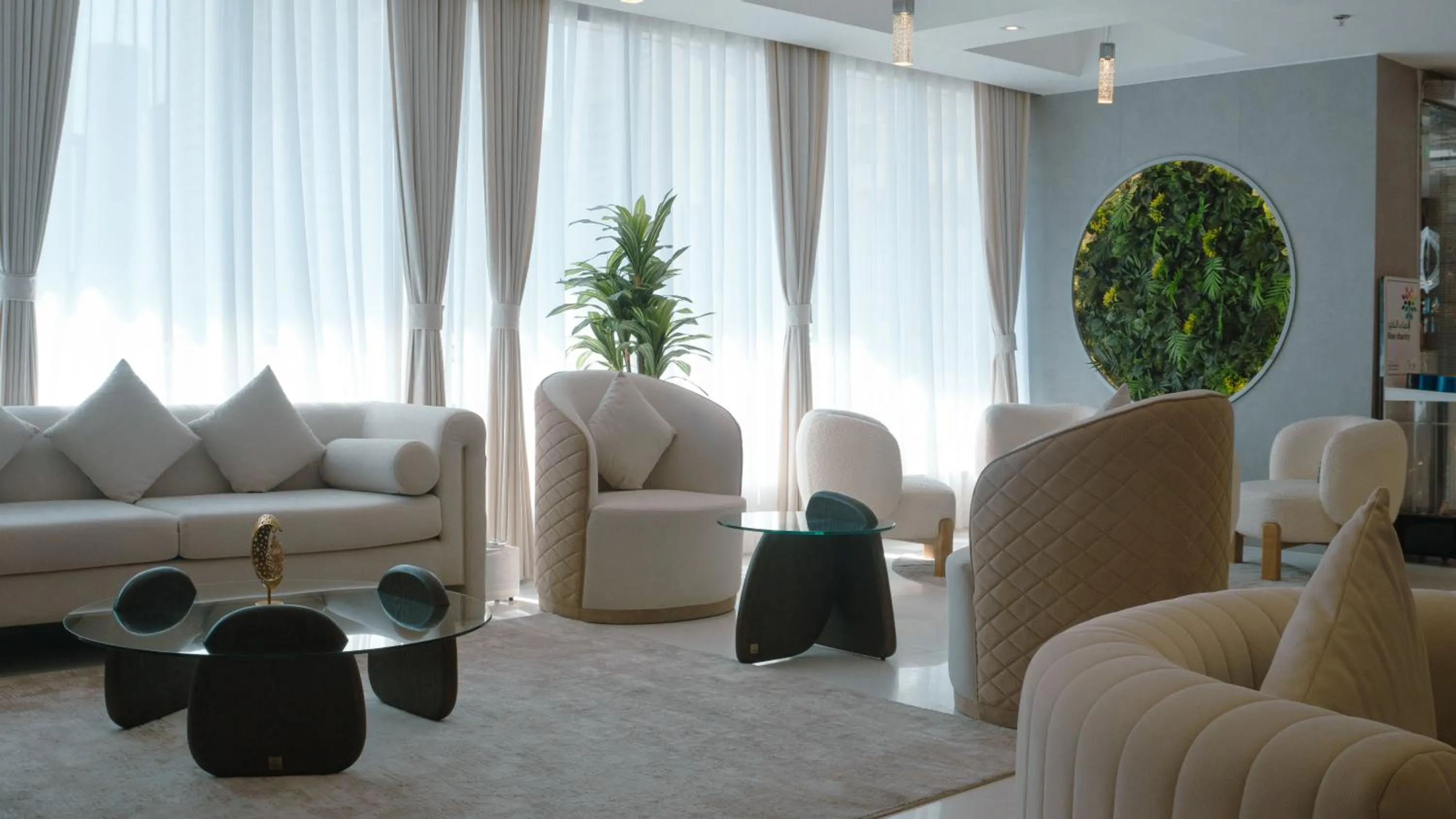 Lobby or reception in Royal Grand Suite Hotel