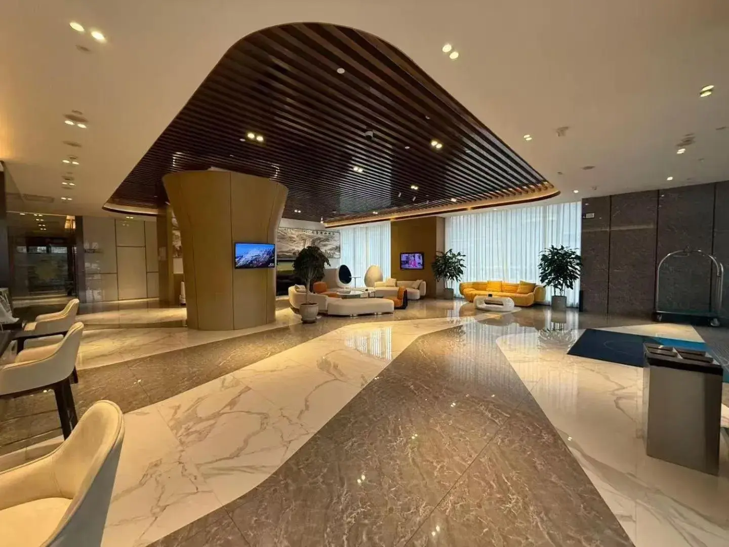 Lobby or reception in Holiday Inn Express Linyi Riverside by IHG Lobby or reception in Holiday Inn Express Linyi Riverside by IHG