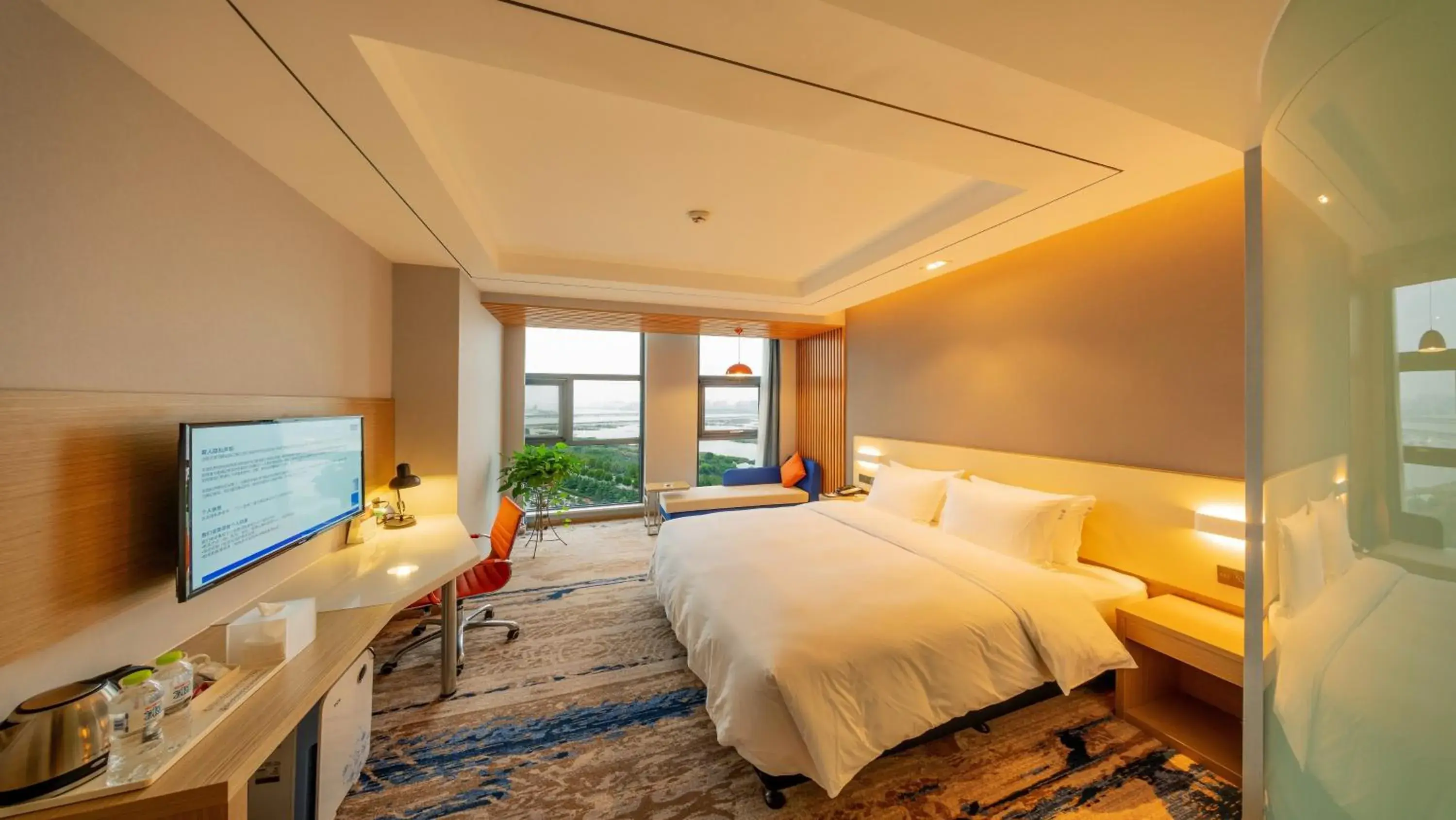Photo of the whole room, Bed in Holiday Inn Express Linyi Riverside by IHG Photo of the whole room, Bed in Holiday Inn Express Linyi Riverside by IHG