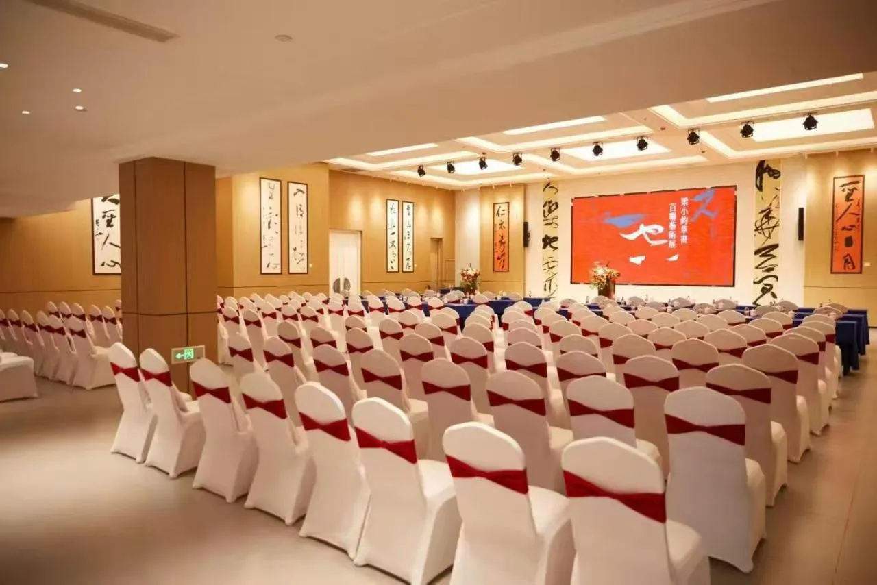Meeting/conference room in Holiday Inn Express Linyi Riverside by IHG