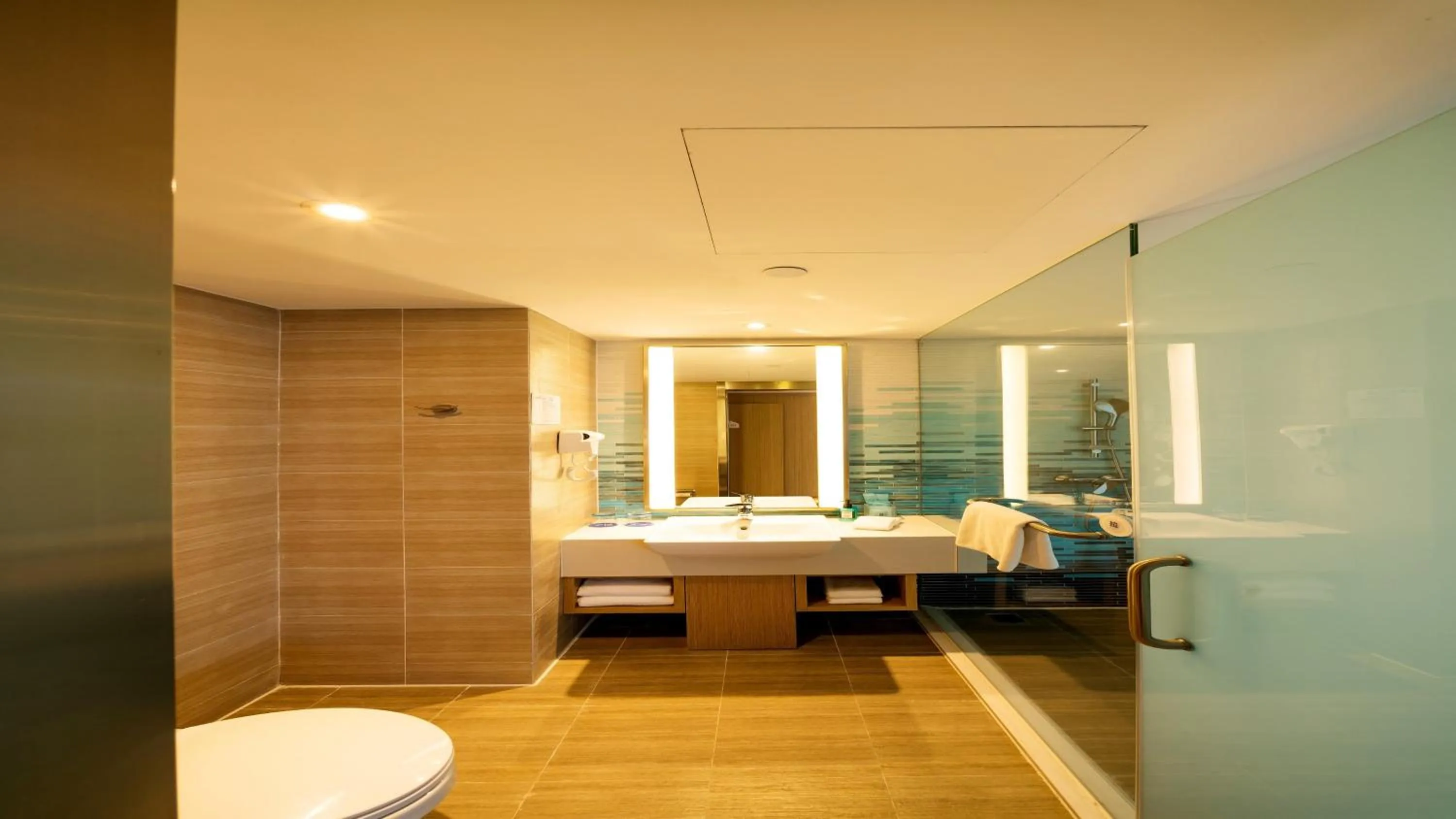 Photo of the whole room in Holiday Inn Express Linyi Riverside by IHG