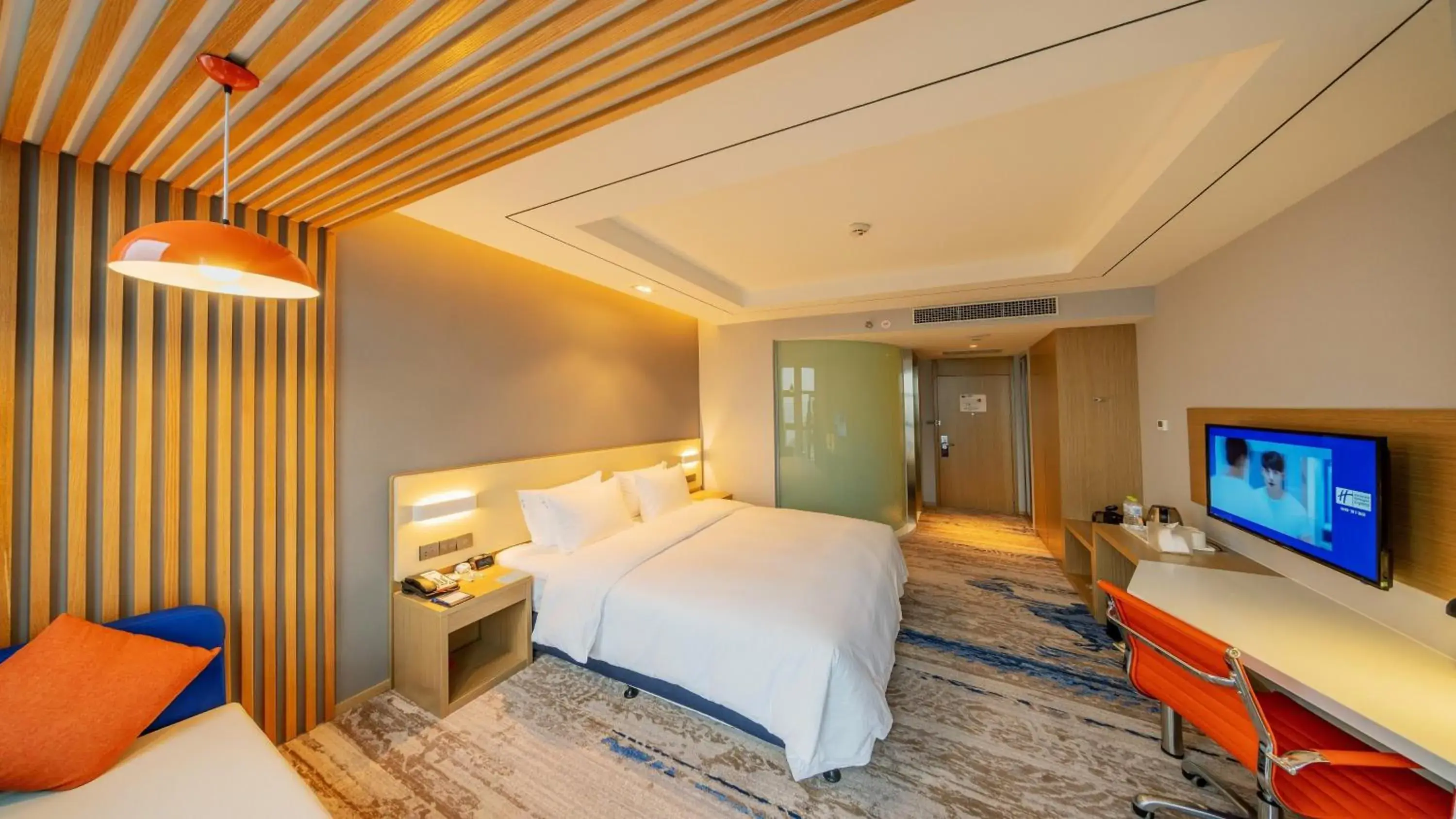 Photo of the whole room, Bed in Holiday Inn Express Linyi Riverside by IHG Photo of the whole room, Bed in Holiday Inn Express Linyi Riverside by IHG