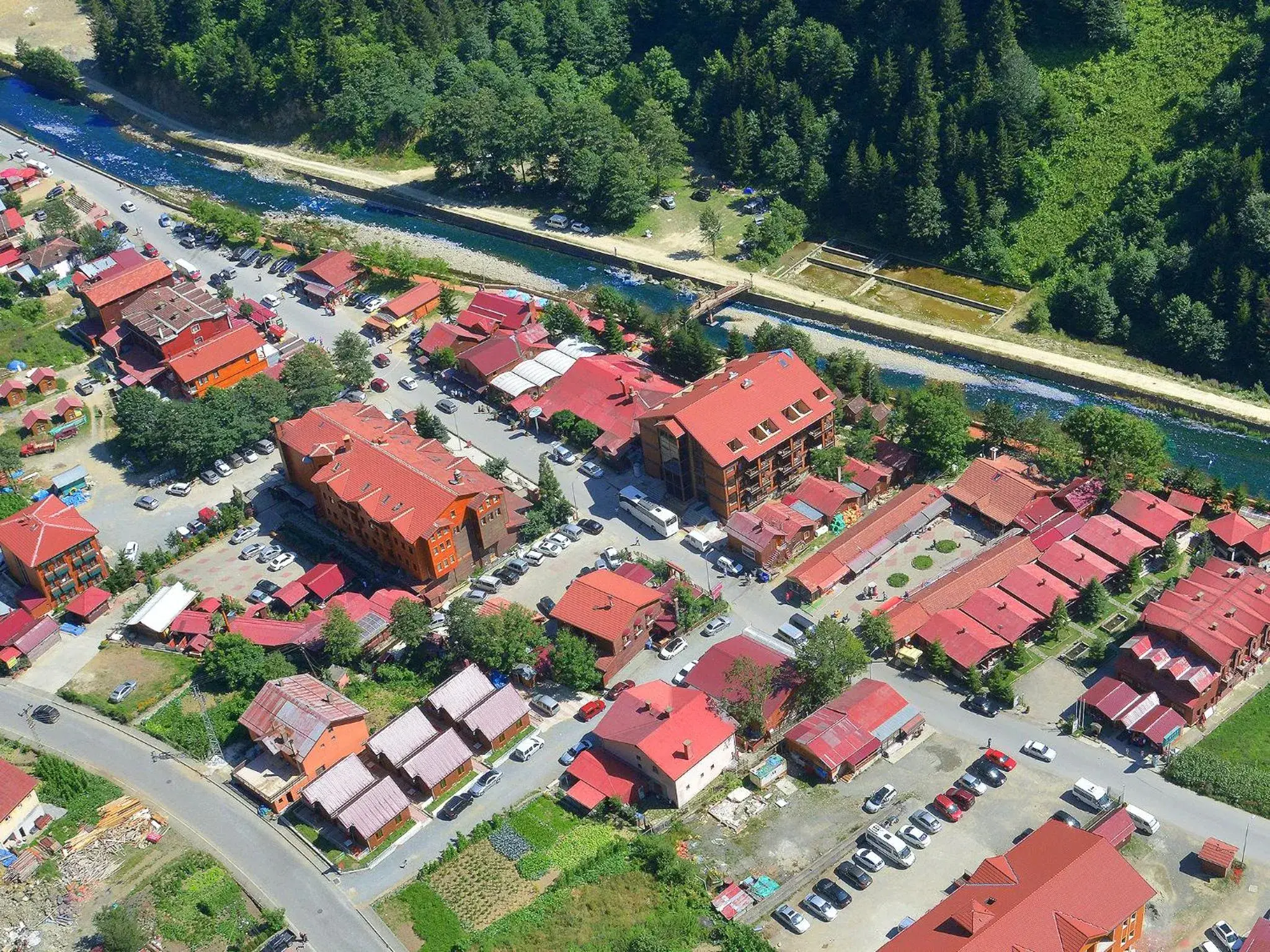 Facade/entrance in Inanlar Deluxe Hotel & Bungalow Facade/entrance in Inanlar Deluxe Hotel & Bungalow