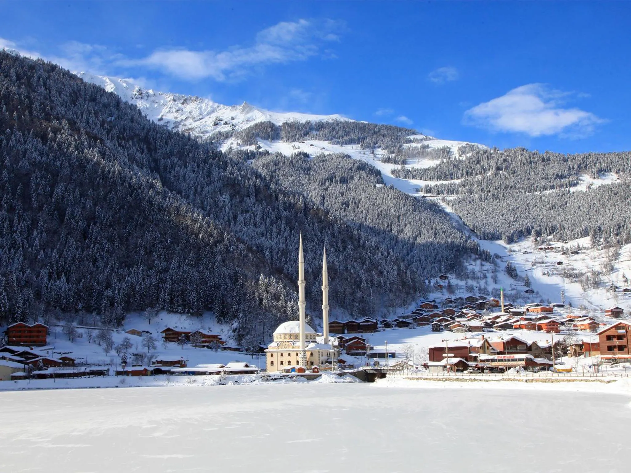 Facade/entrance in Inanlar Deluxe Hotel & Bungalow